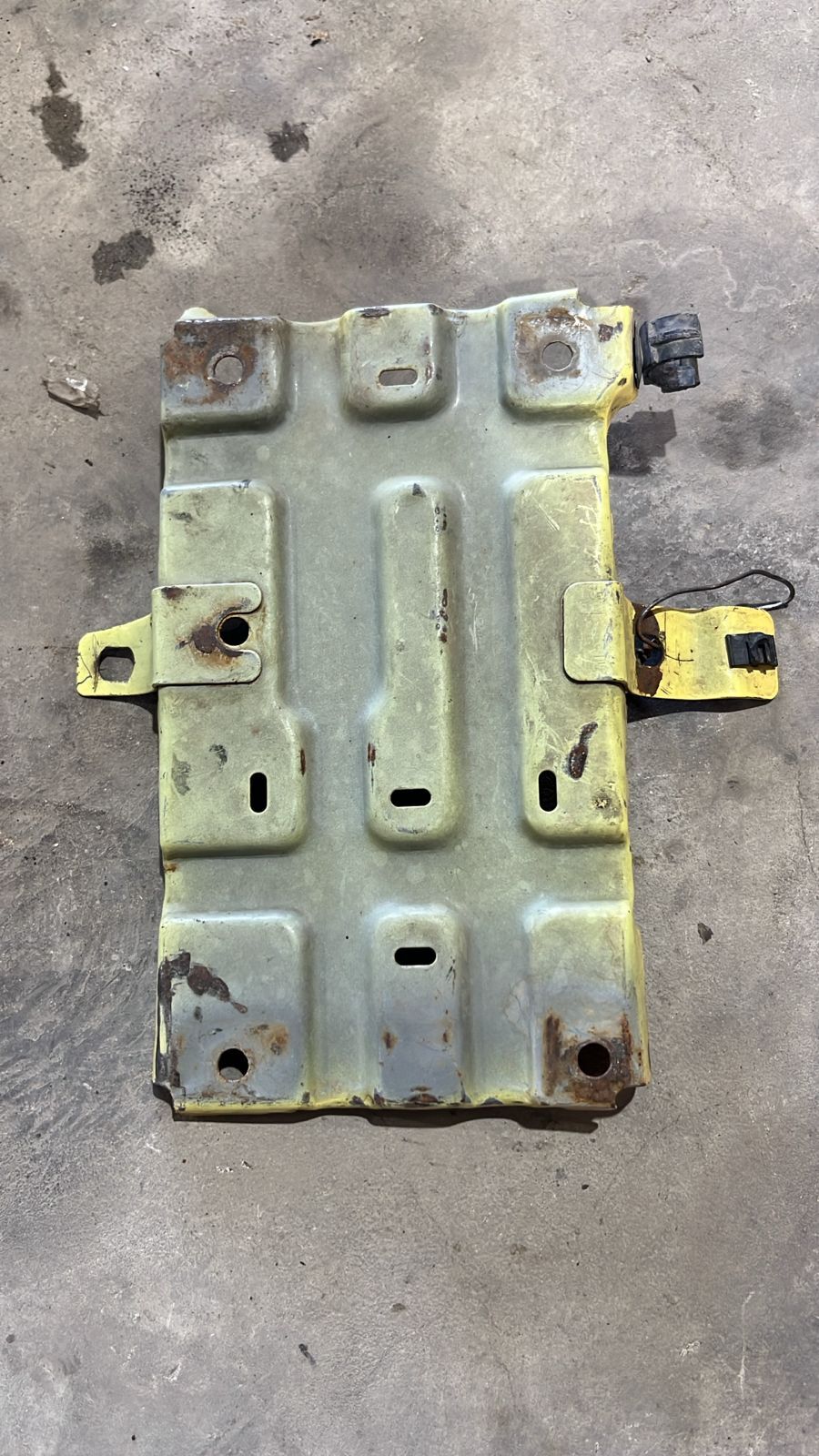 BASE BATERIA Changan CV1 2016