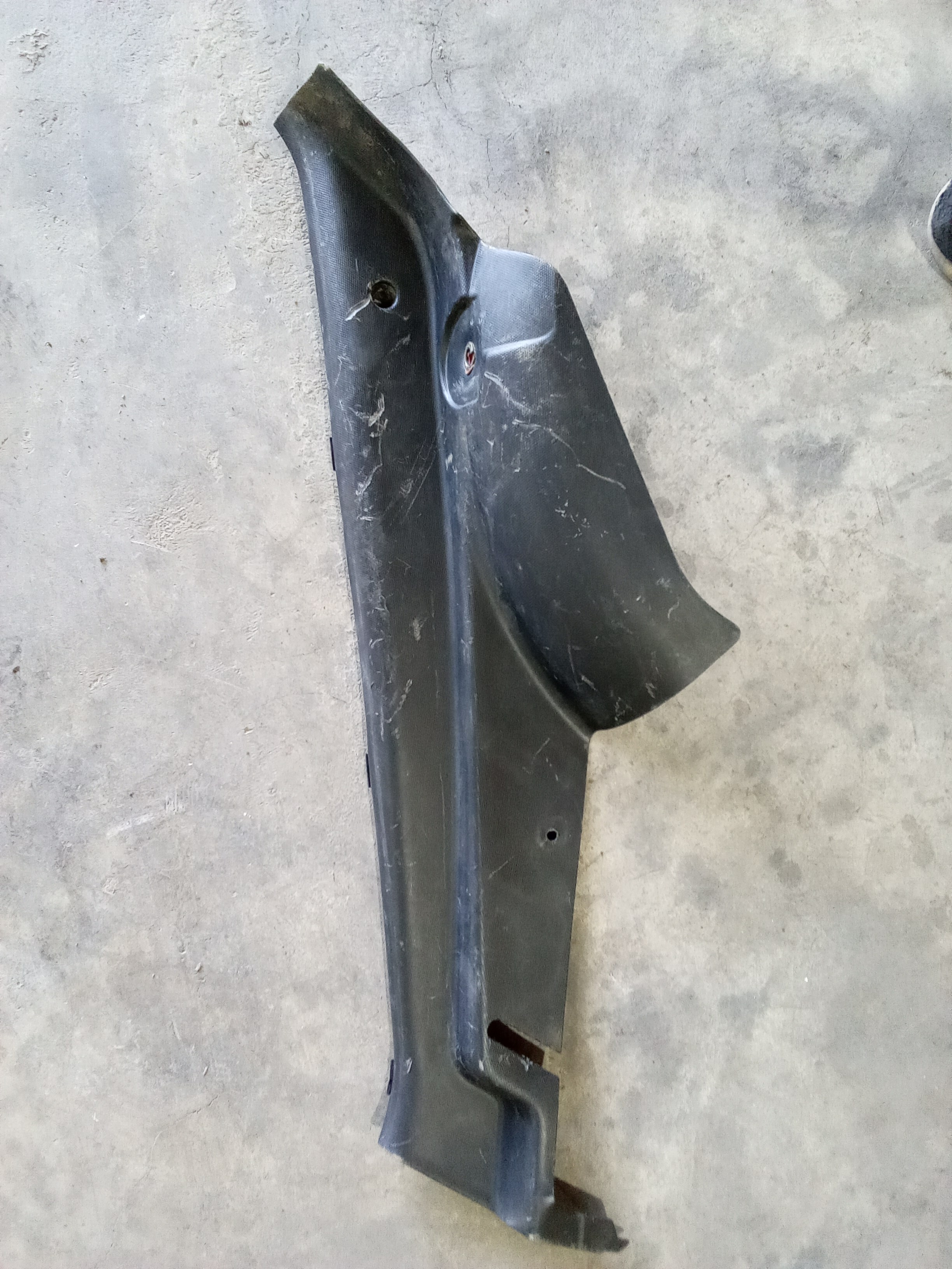 ZOCALO TRASERO IZQUIERDO Changan CV1 2016