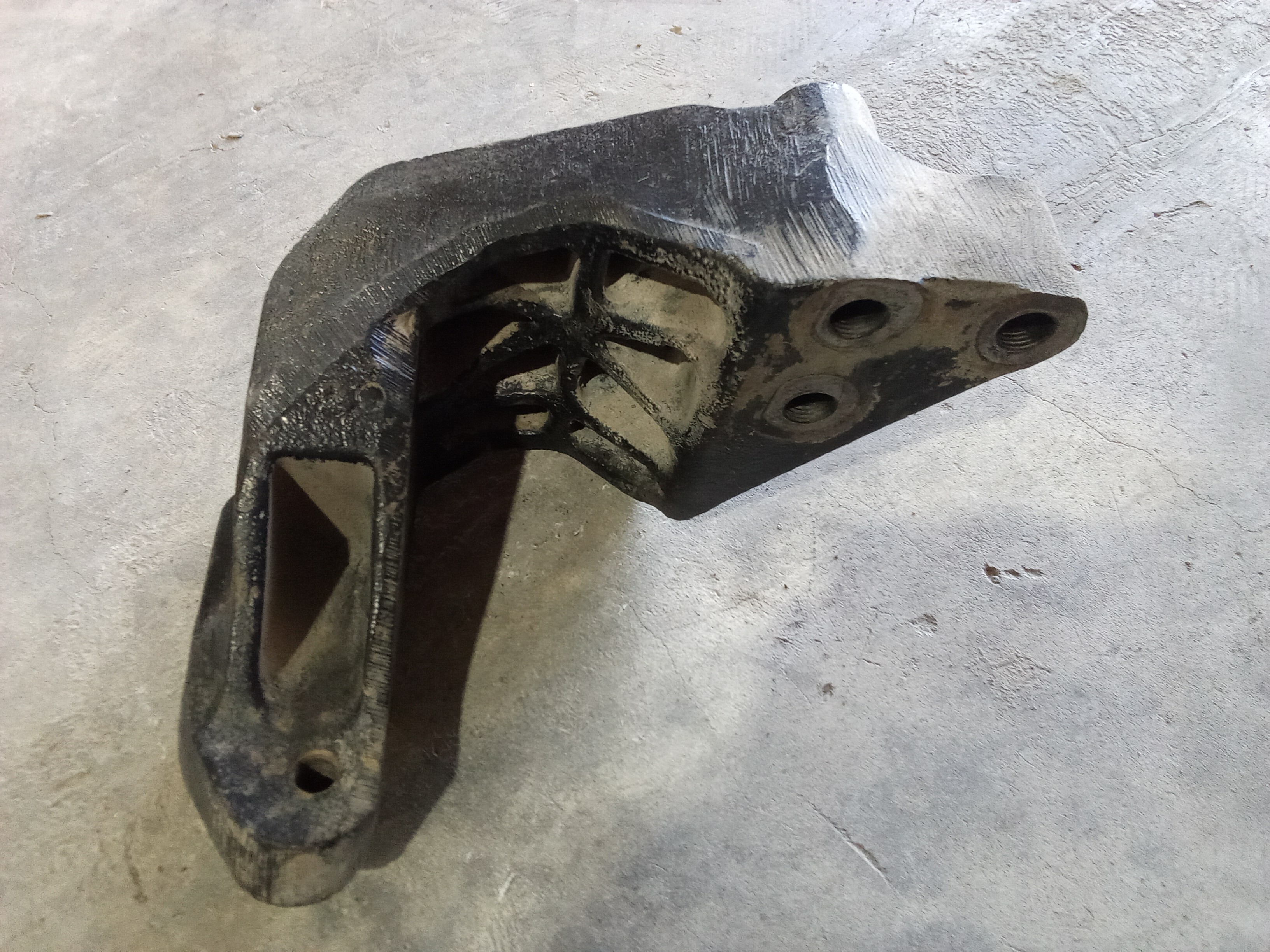 SOPORTE MOTOR Changan CV1 2016