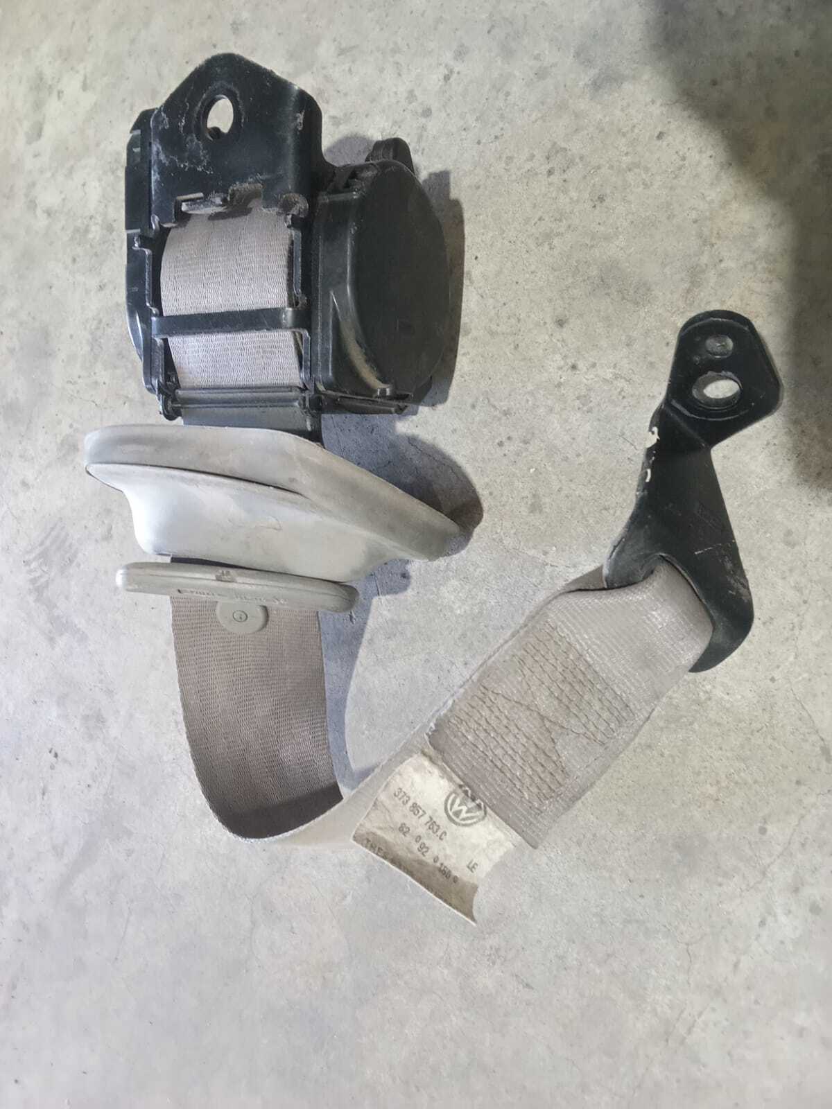 CINTURON DE SEGURIDAD TRASERO IZQUIERDO Volkswagen gol 2001