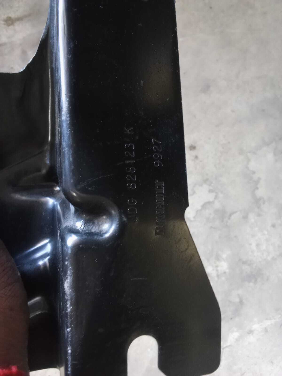 SOPORTE Renault Megane 2000