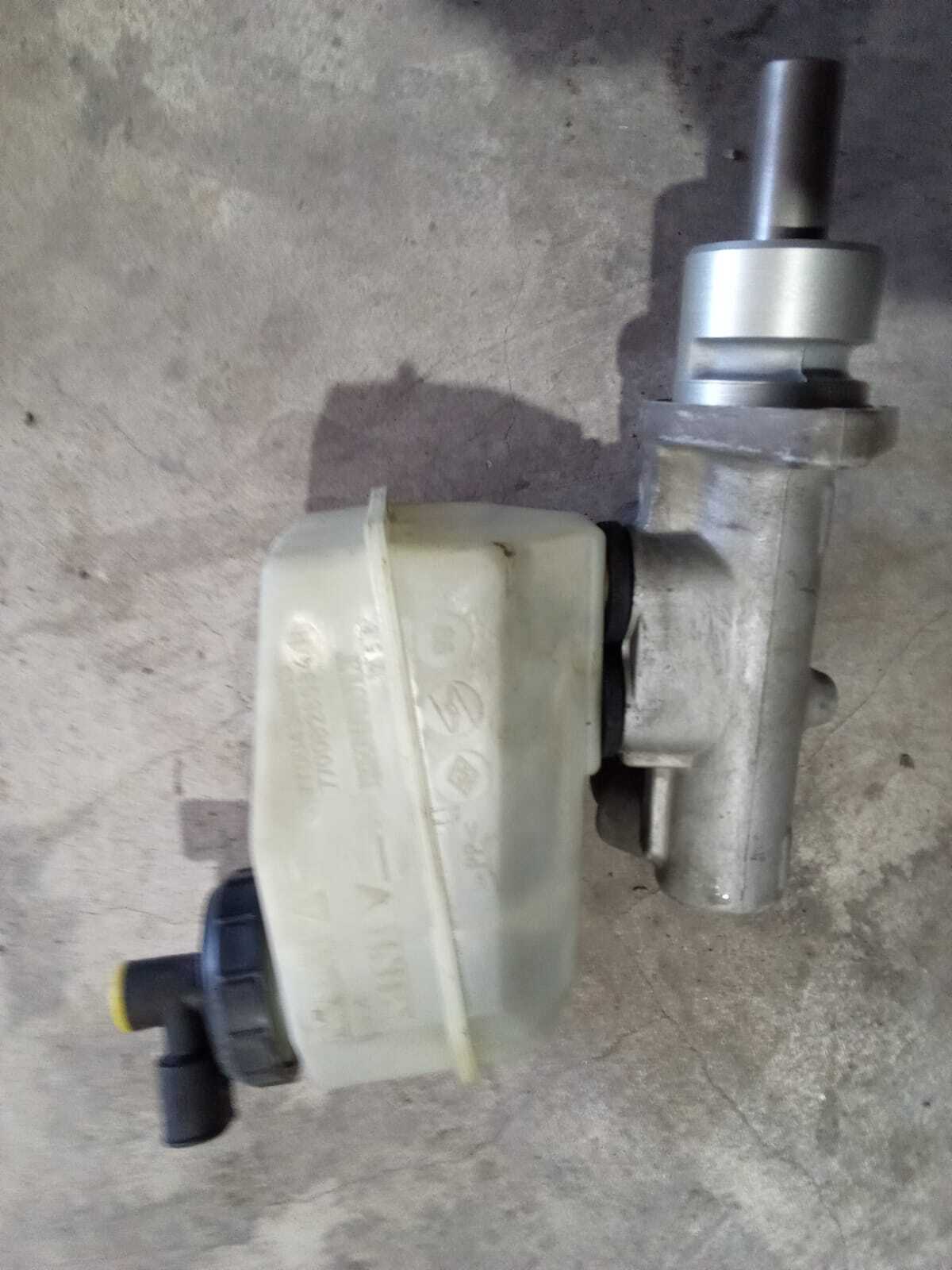DEPOSITO BOMBA DE FRENOS Renault Megane 2000