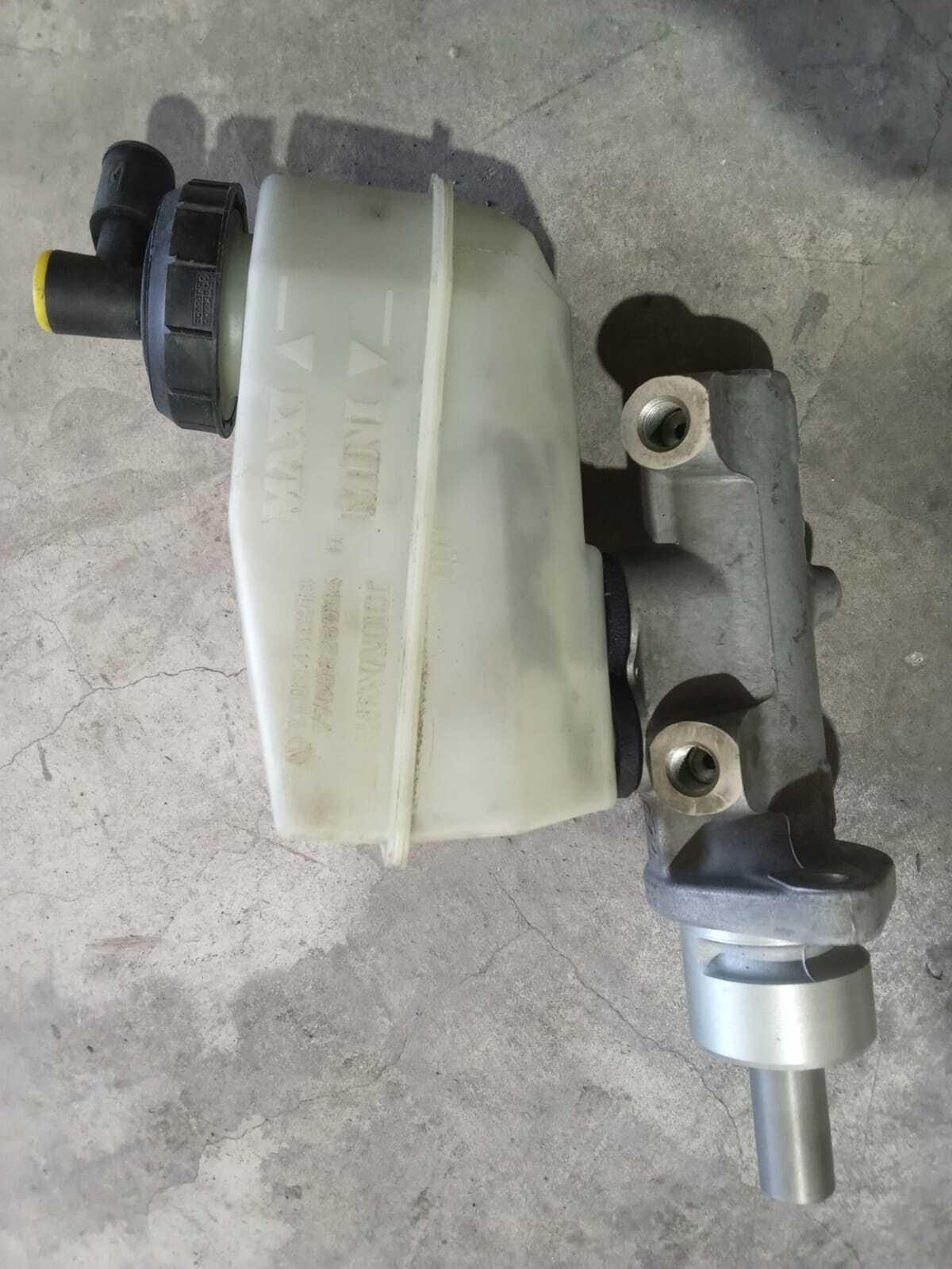 DEPOSITO BOMBA DE FRENOS Renault Megane 2000