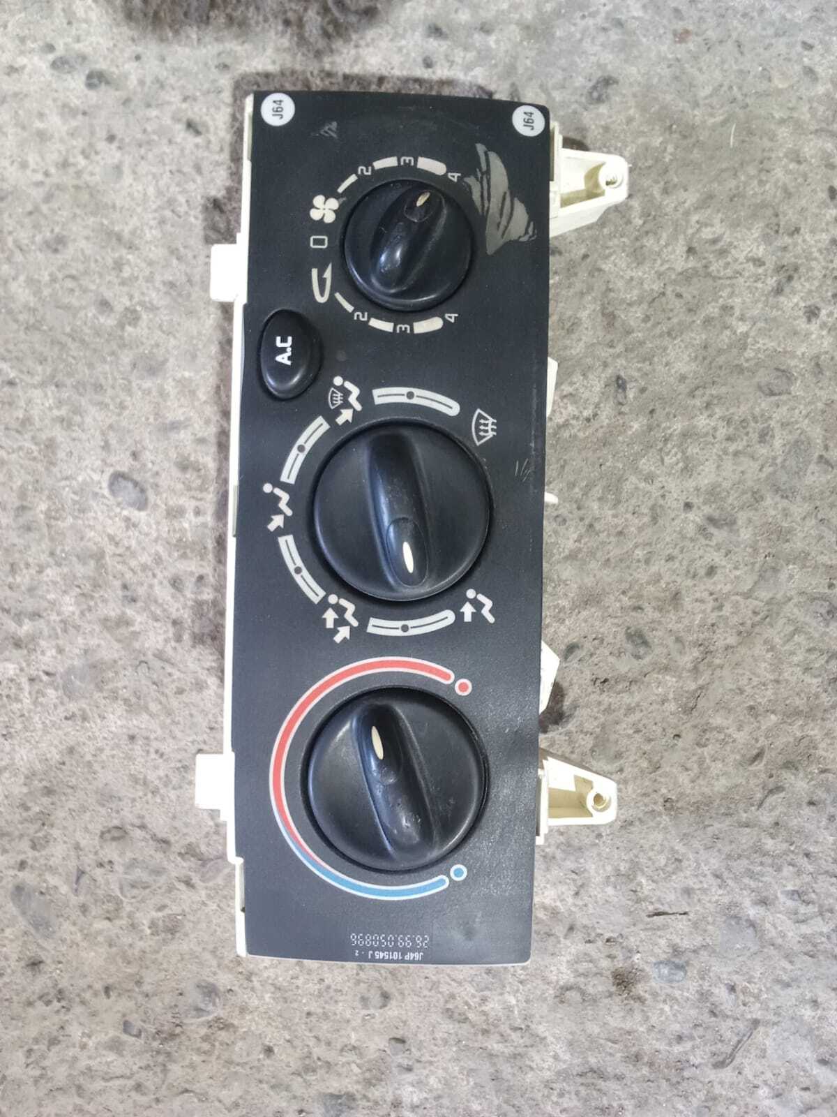 CONTROL CALEFACCION PERILLAS Renault Megane 2000