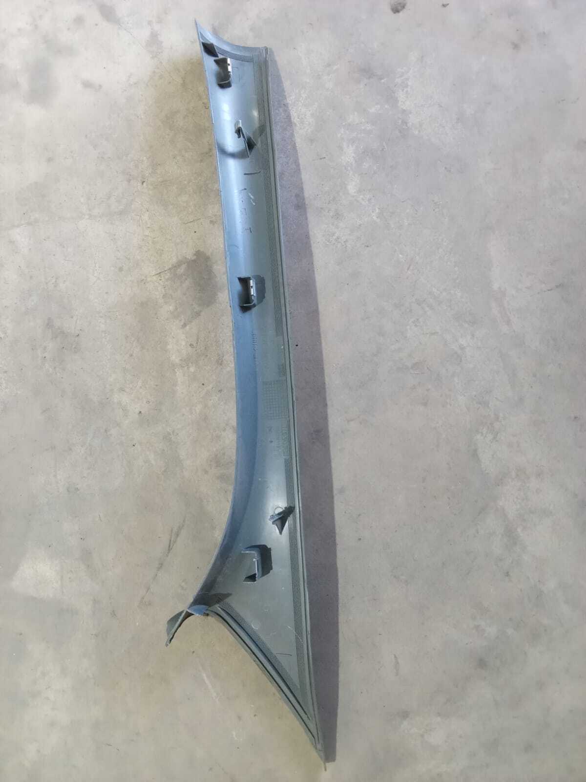 TAPIZ PILAR DELANTERO IZQUIERDO Renault Megane 2000