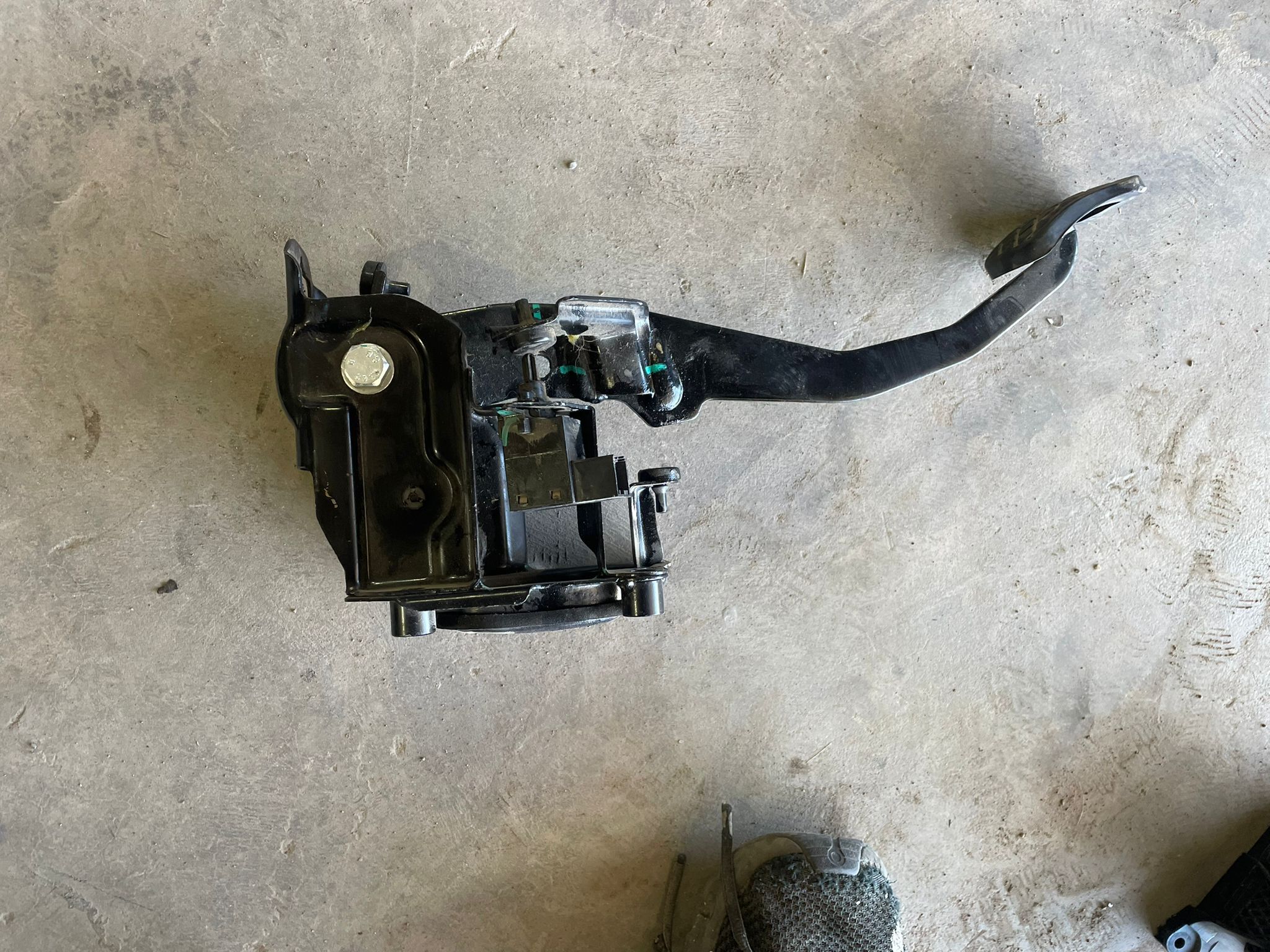PEDAL DE FRENO Chevrolet Captiva 2021