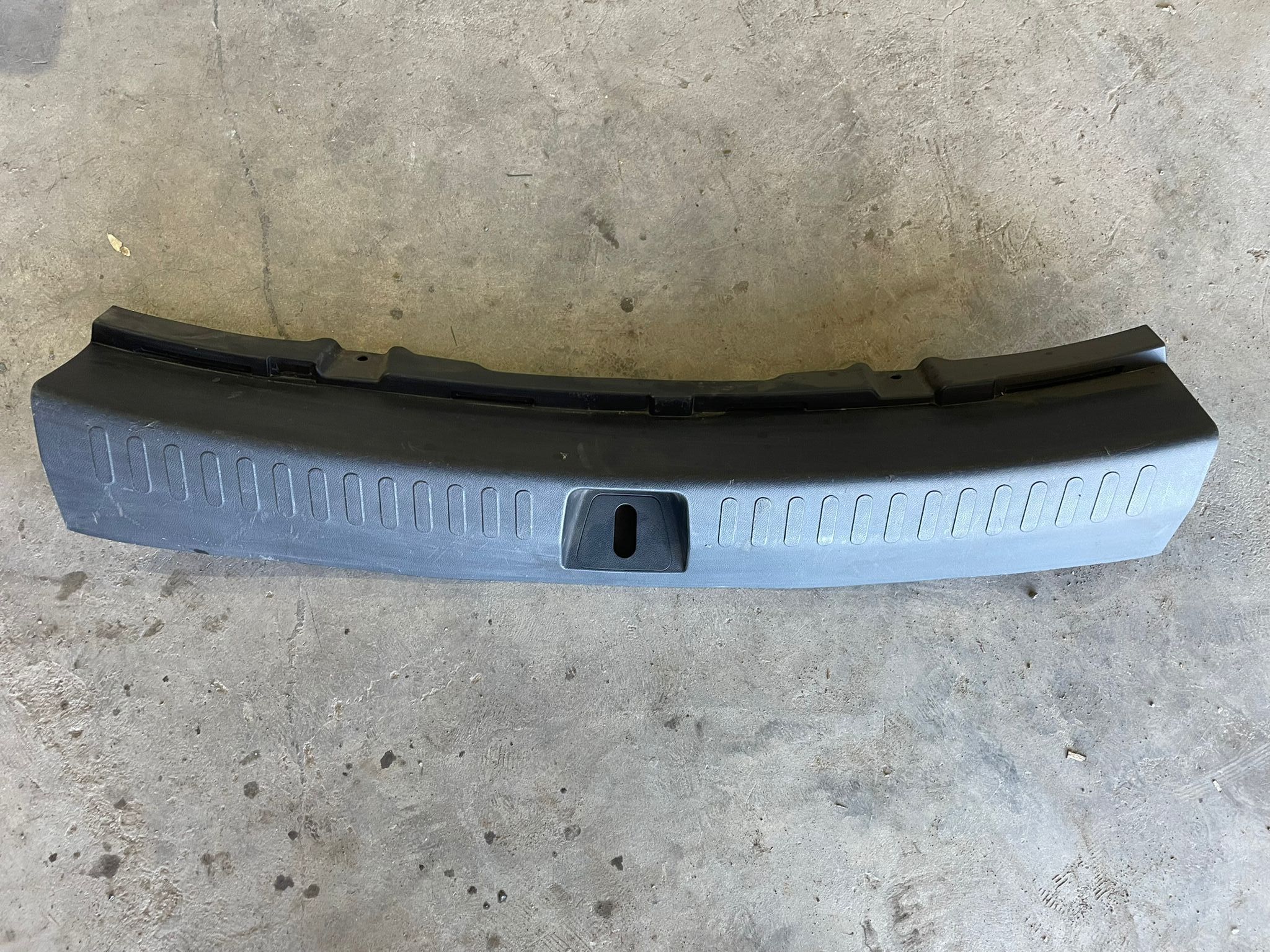 MOLDURA TRINQUETE PORTALON Chevrolet Captiva 2021