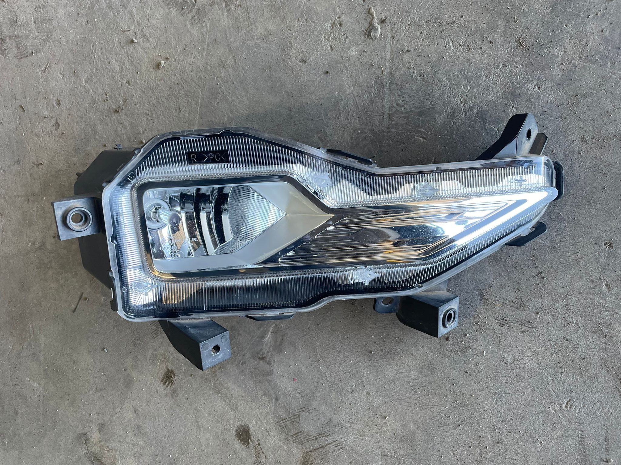 FOCO NEBLINERO DERECHO Chevrolet Captiva 2021