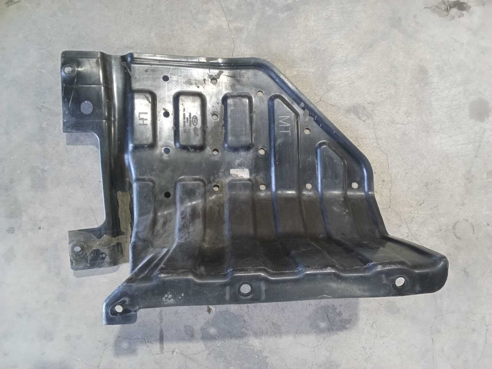 CUBRE MOTOR INFERIOR IZQUIERDA Kia MORNING EX11 2011