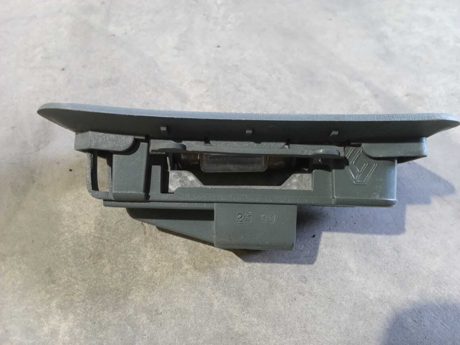 LUZ MALETERO Renault Megane 2000