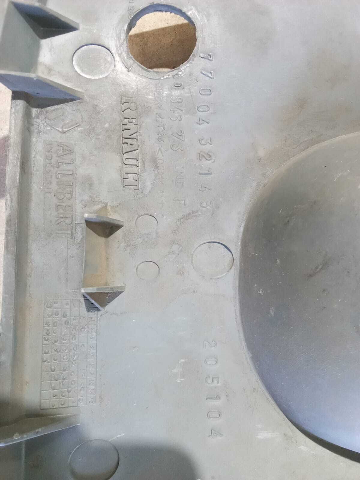 CUBRE COLUMNA DE DIRECCION PARTE INFERIOR Renault Megane 2000
