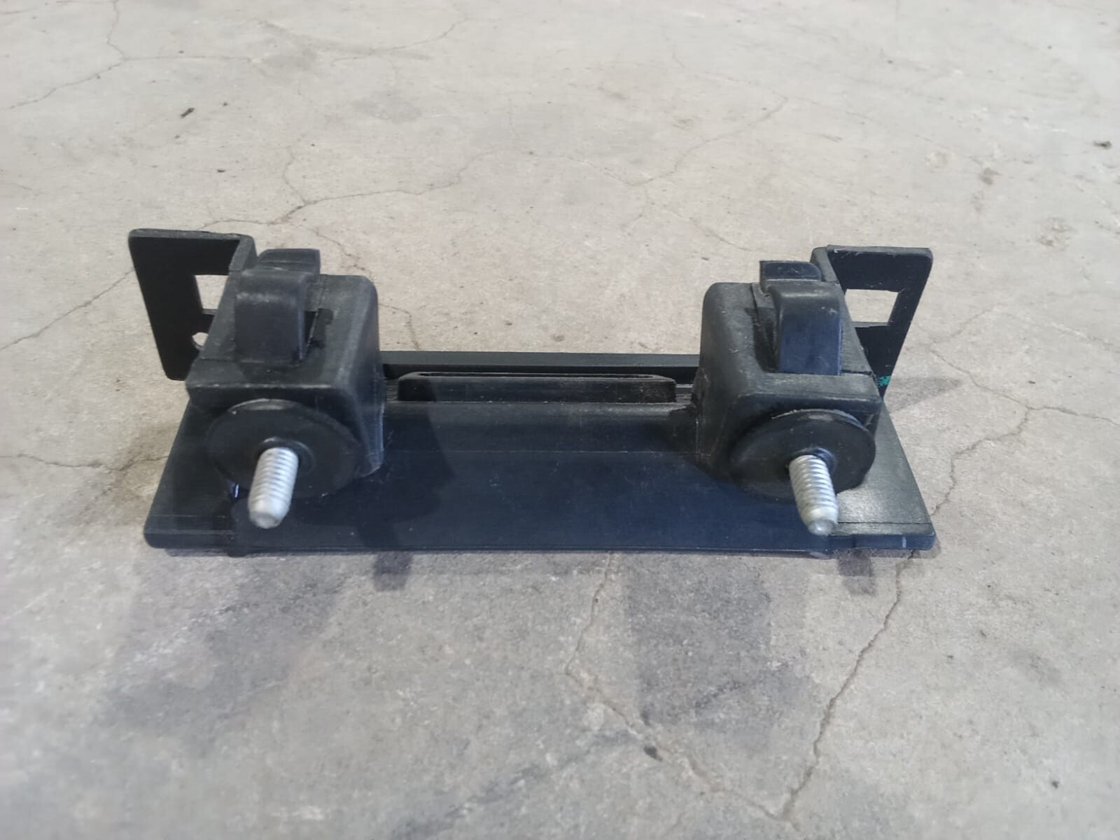 SOPORTE MANILLA APERTURA PORTALON Chevrolet Captiva 2021