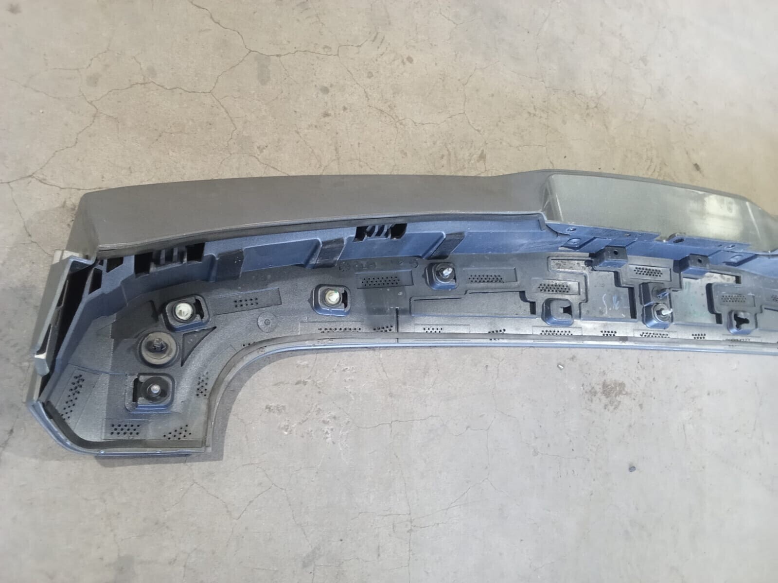 MOLDURA BISEL PORTALON Chevrolet Captiva 2021