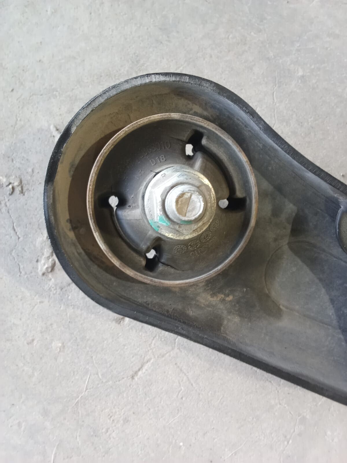 BANDEJA SUSPENCION DELANTERA DERECHA Chevrolet Captiva 2021