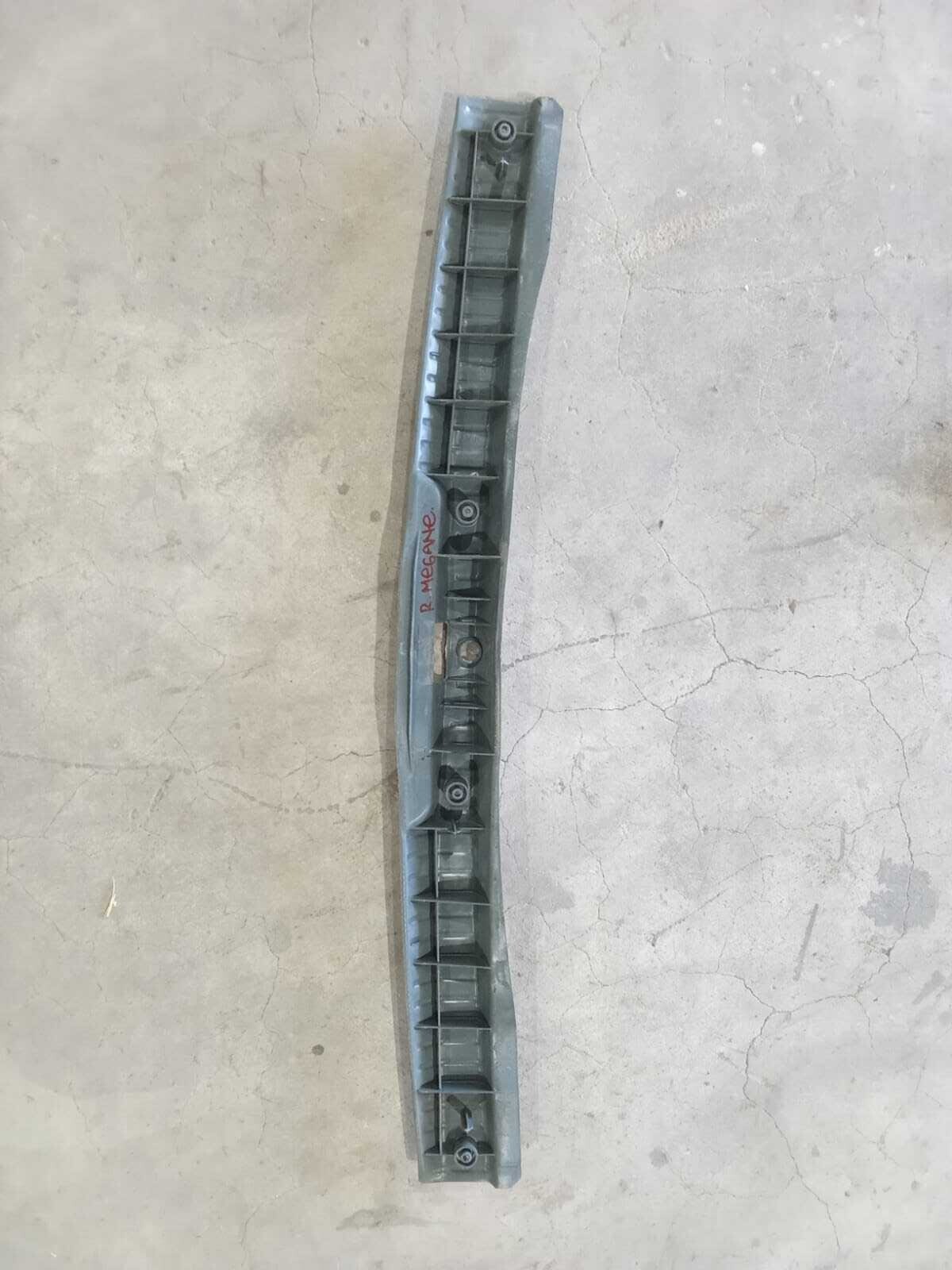 MOLDURA CHAPA MALETERO Renault Megane 2000