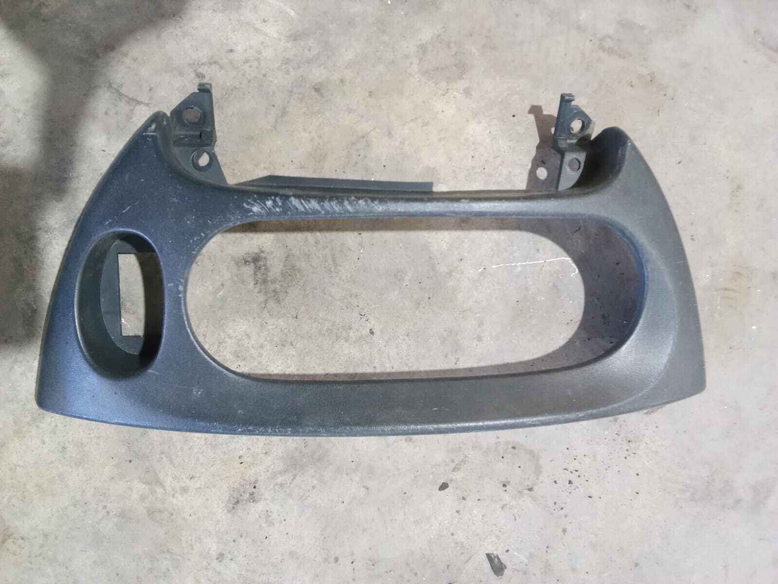 MOLDURA CONSOLA CENTRAL Renault Megane 2000