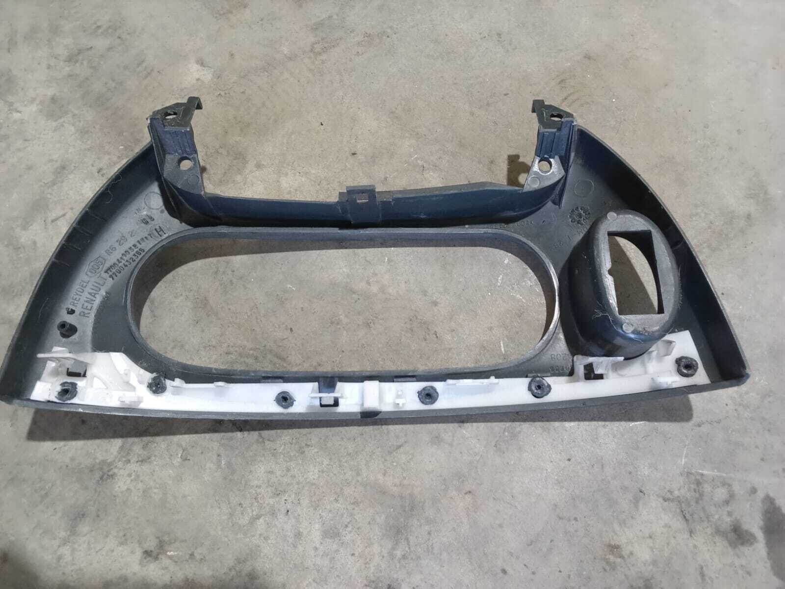 MOLDURA CONSOLA CENTRAL Renault Megane 2000