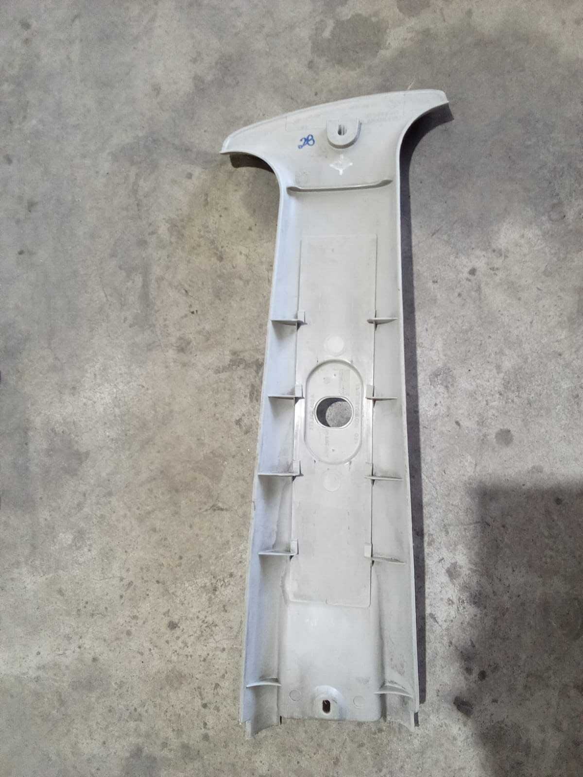 TAPIZ PILAR CENTRAL SUPERIOR IZQUIERDA Volkswagen gol 2001