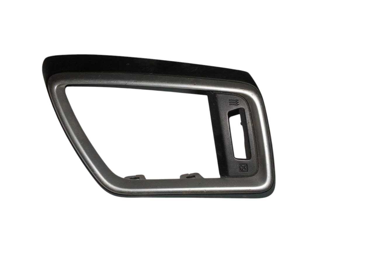 BISEL DIFUSOR DE AIRE IZQUIERDA Nissan Xtrail 2016