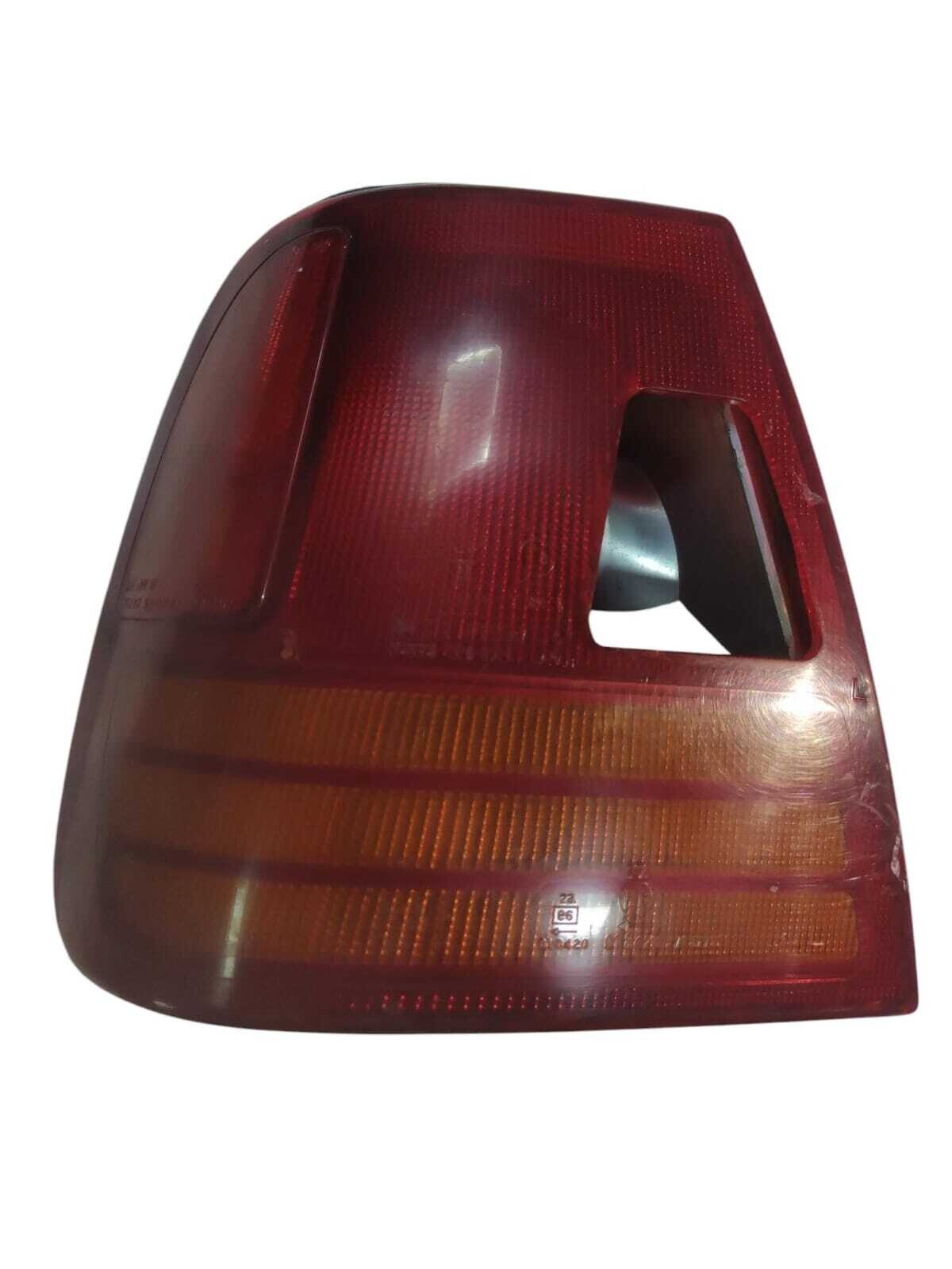 FOCO TRASERO IZQUIERDO Suzuki Swift 1993