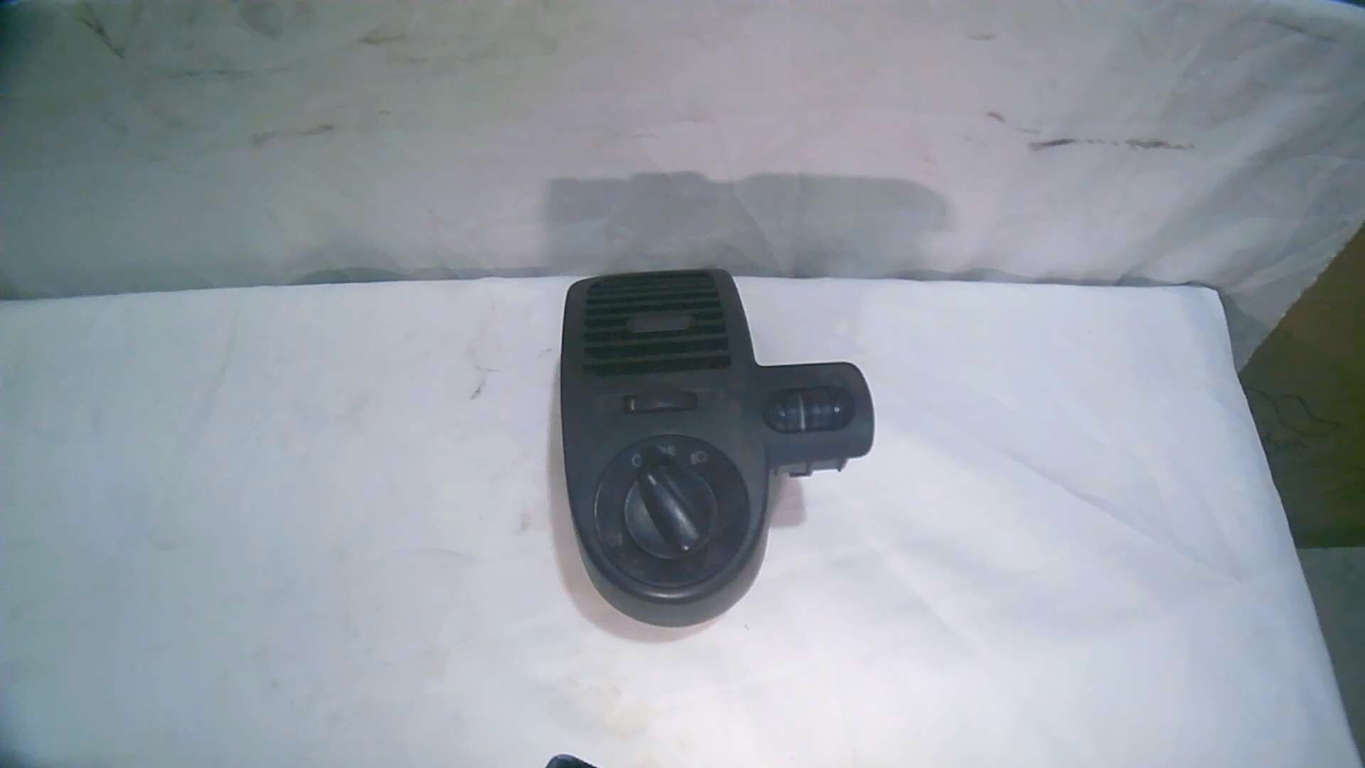 INTERRUPTOR LUCES Y CONTROL DE BRILLO TABLERO Y ALTURA FOCOS Volkswagen Polo 2002