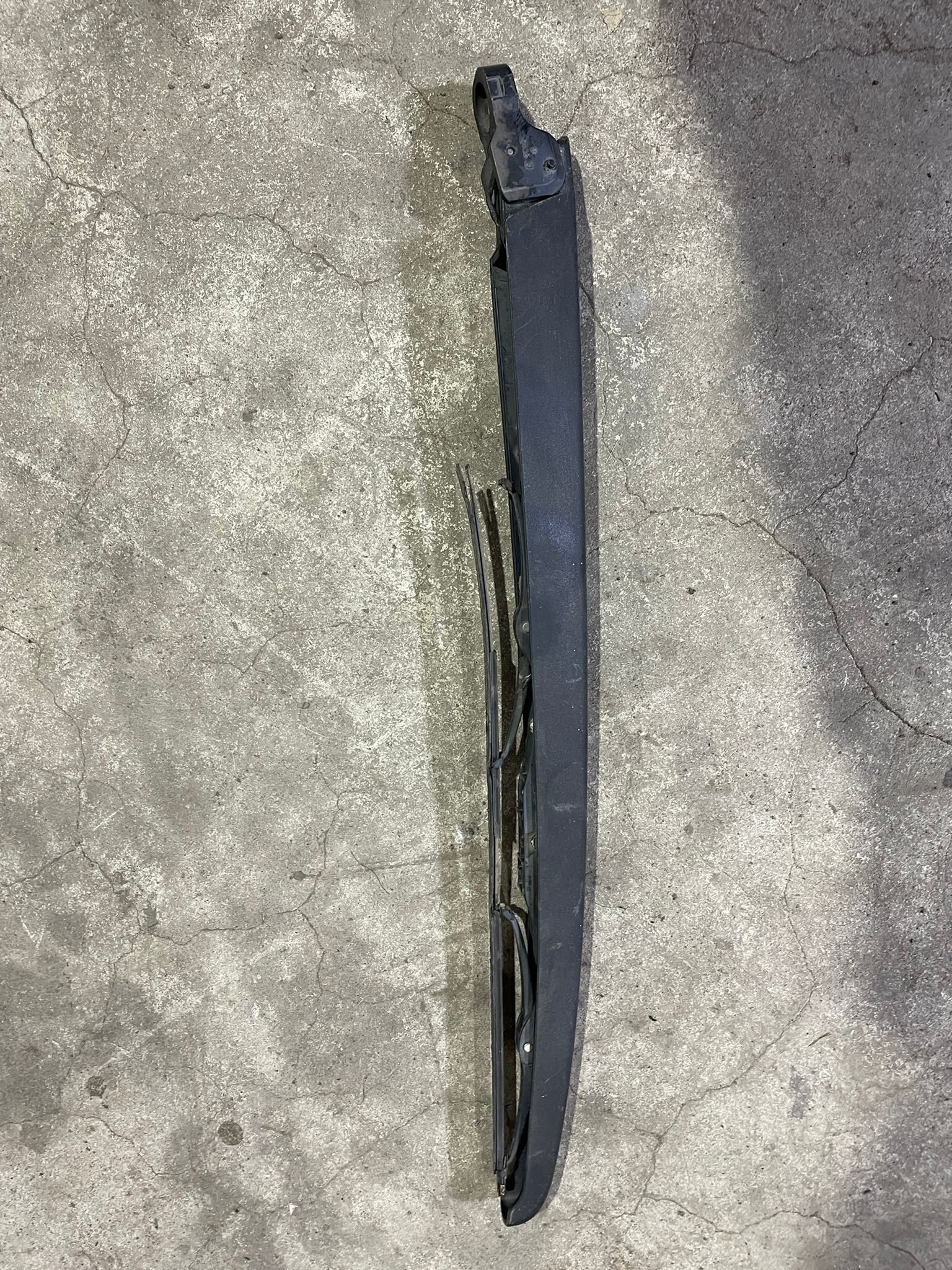 BRAZO LIMPIA PARABRISA TRASERO Hyundai Tucson 2007
