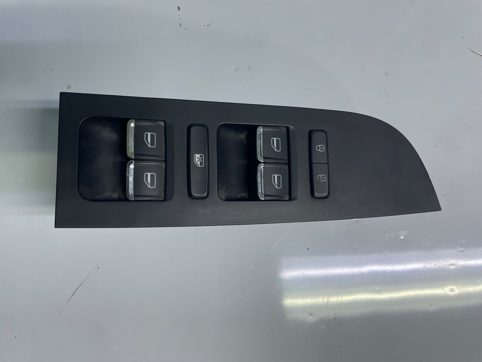 BOTONERA ALZAVIDRIO PUERTA PILOTO Chery Tiggo 2 2023