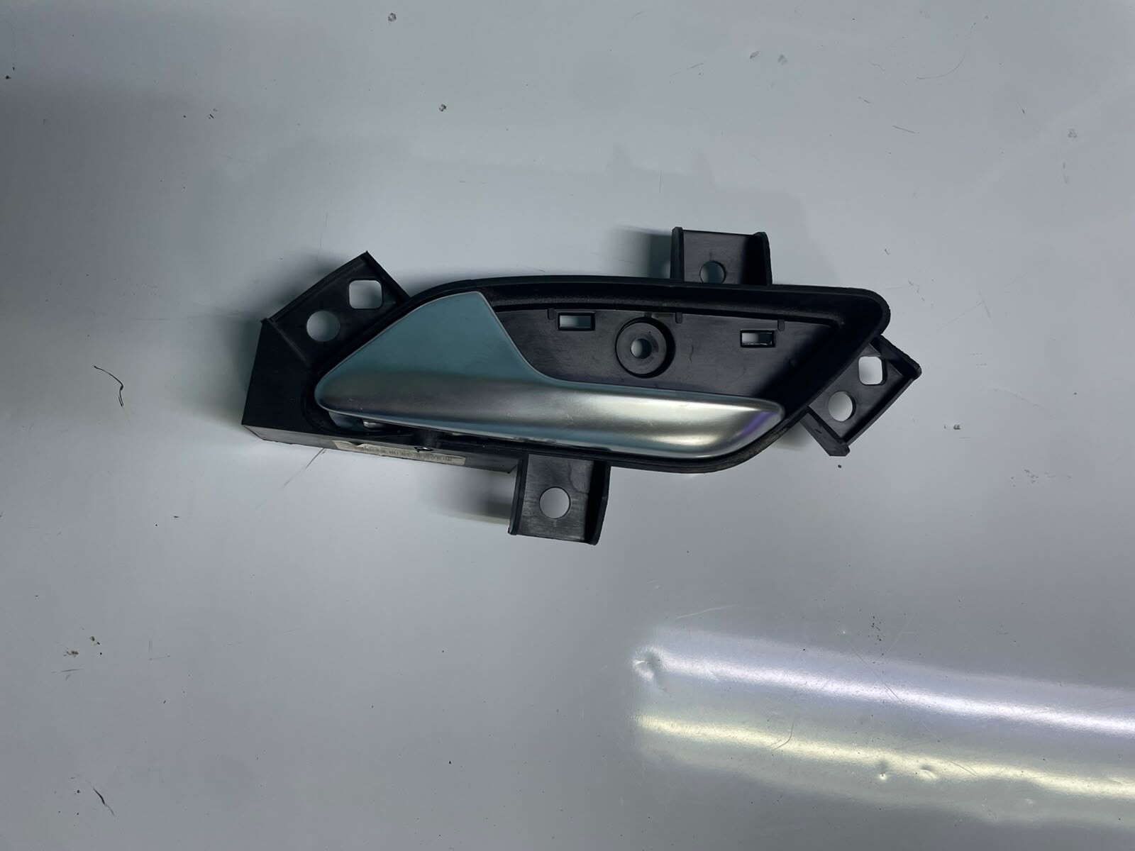 MANILLA INTERNA PUERTA PILOTO Chery Tiggo 2 2023