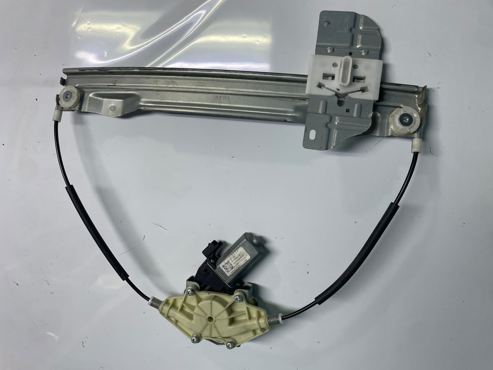 CREMALLERA ALZAVIDRIO PUERTA PILOTO Chery Tiggo 2 2023