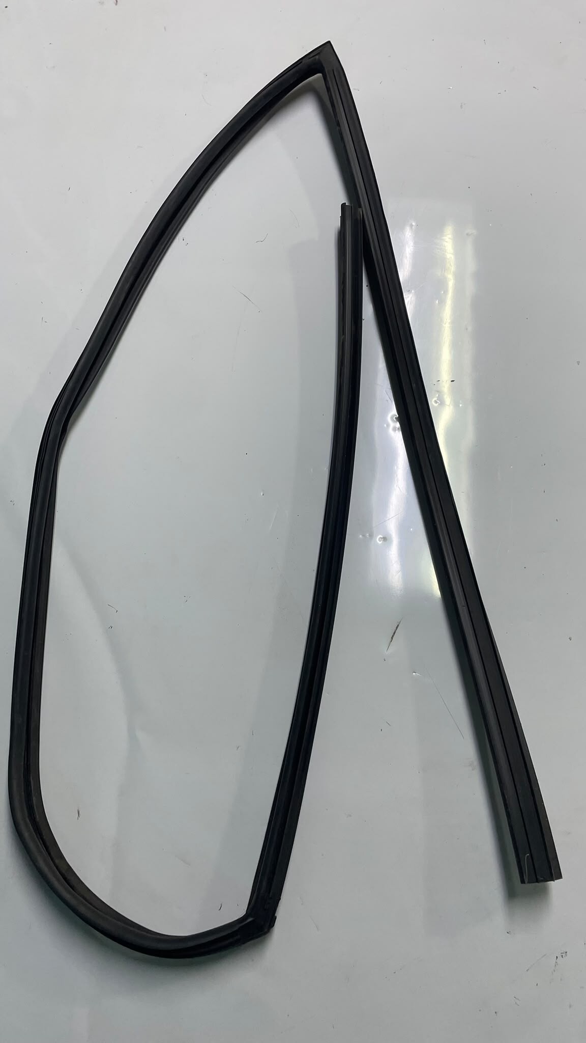 GOMA CONTORNO PUERTA DEL DER Chevrolet Sail 2021