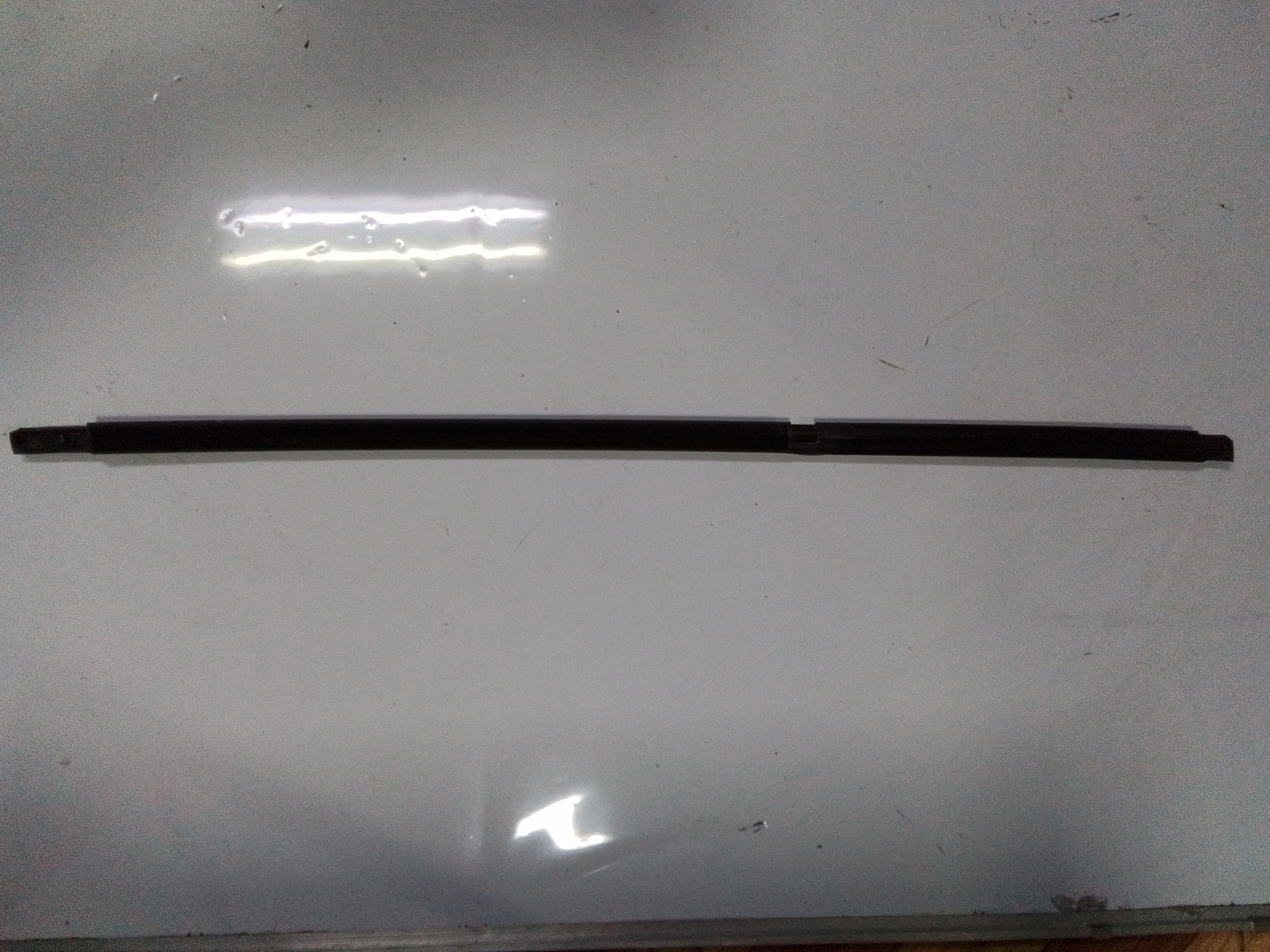 BOTA AGUA PUERTA TRASERA IZQ Mitsubishi Galant 2006