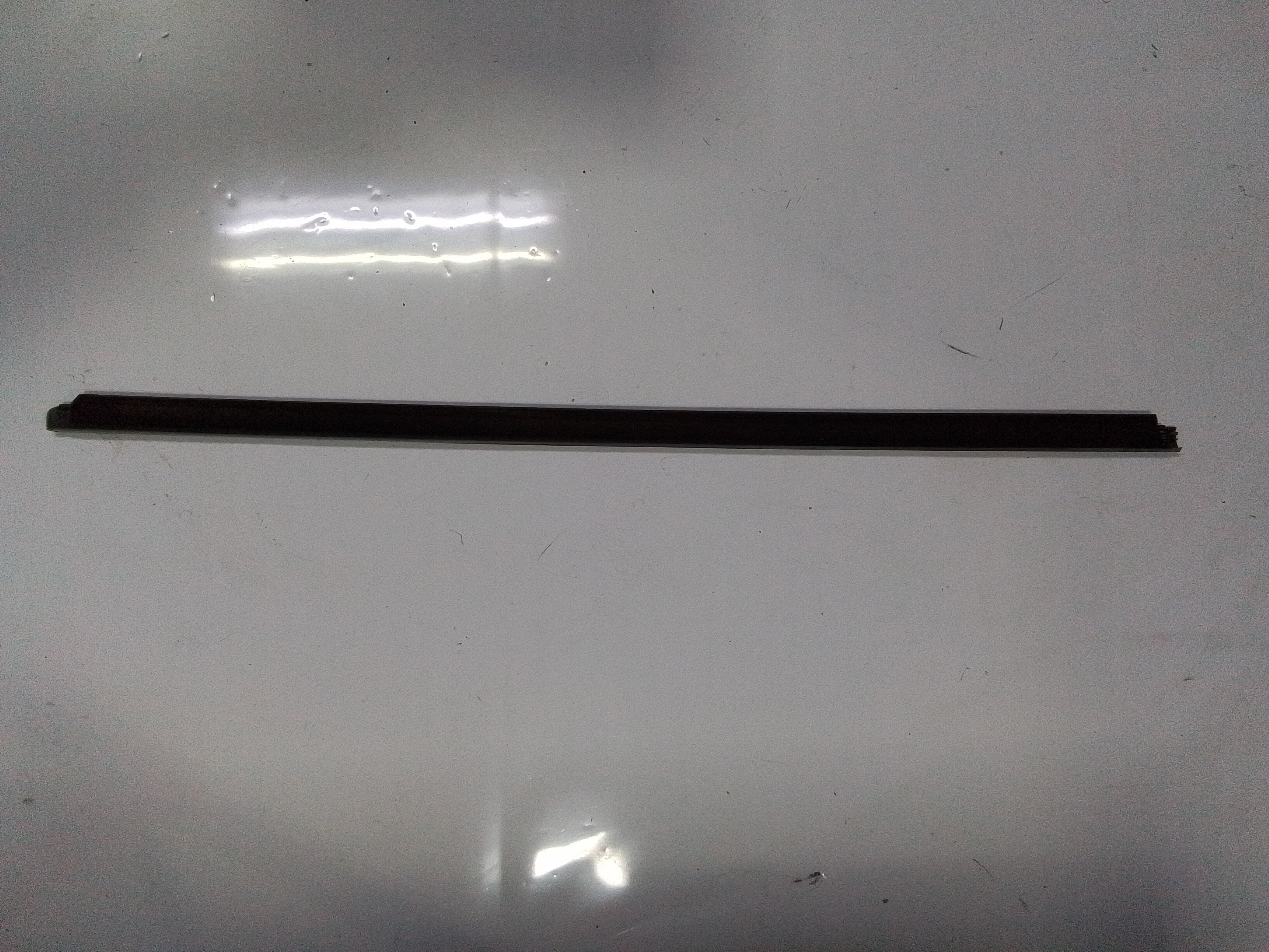 BOTA AGUA PUERTA DELANTERA IZQ Fiat punto 75 1998