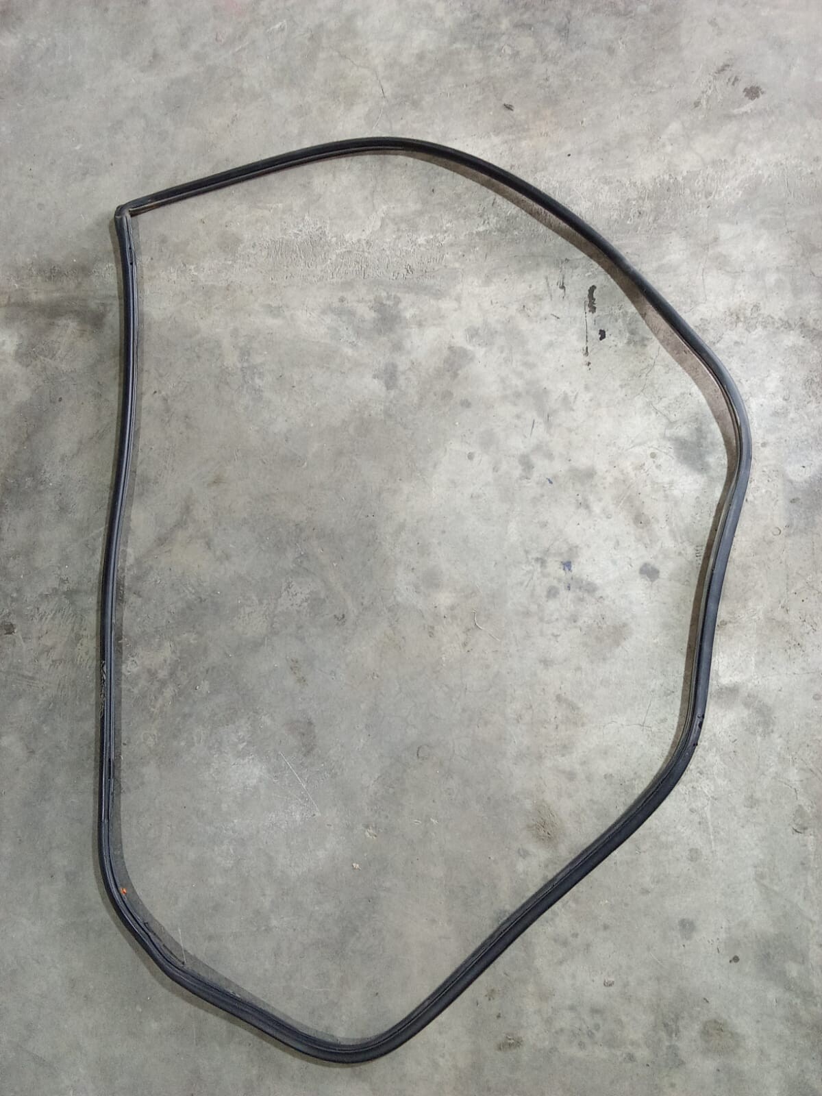 GOMA CONTORNO DE PUERTA TRASERA IZQ Hyundai Accent 2005