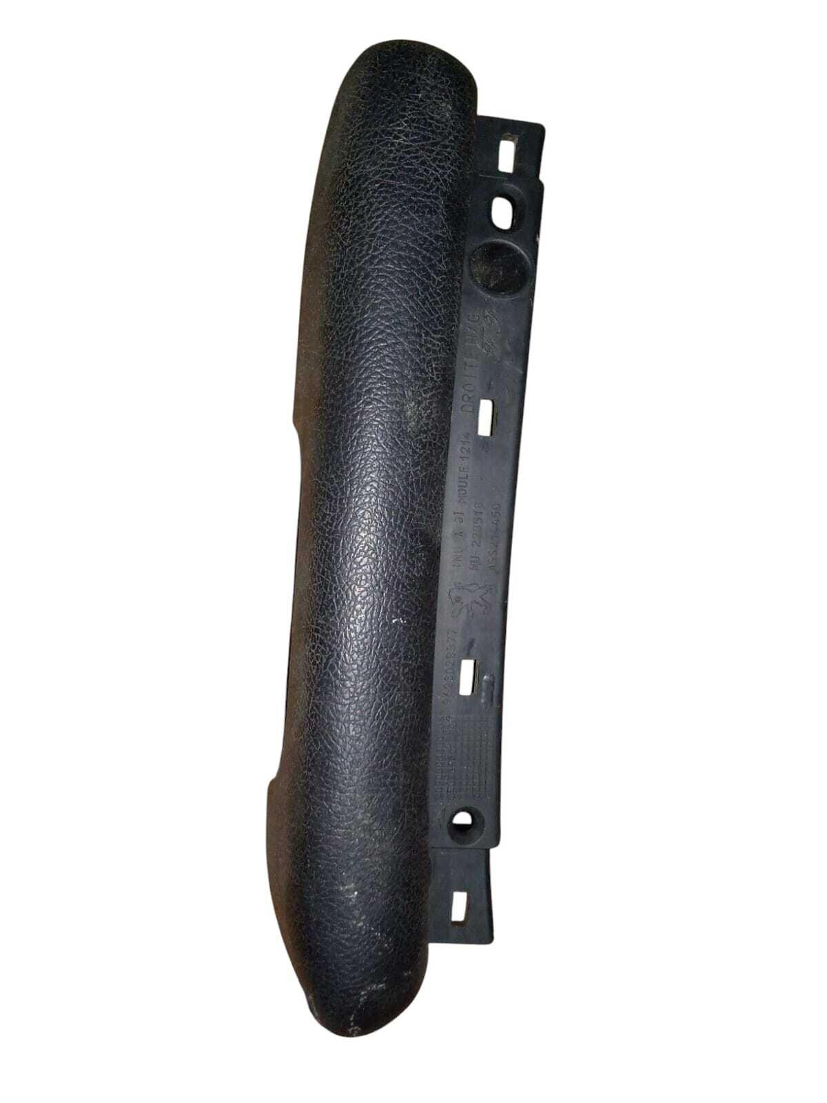 APOYA BRAZO PUERTA DELANTERA DERECHA Peugeot 106 1997