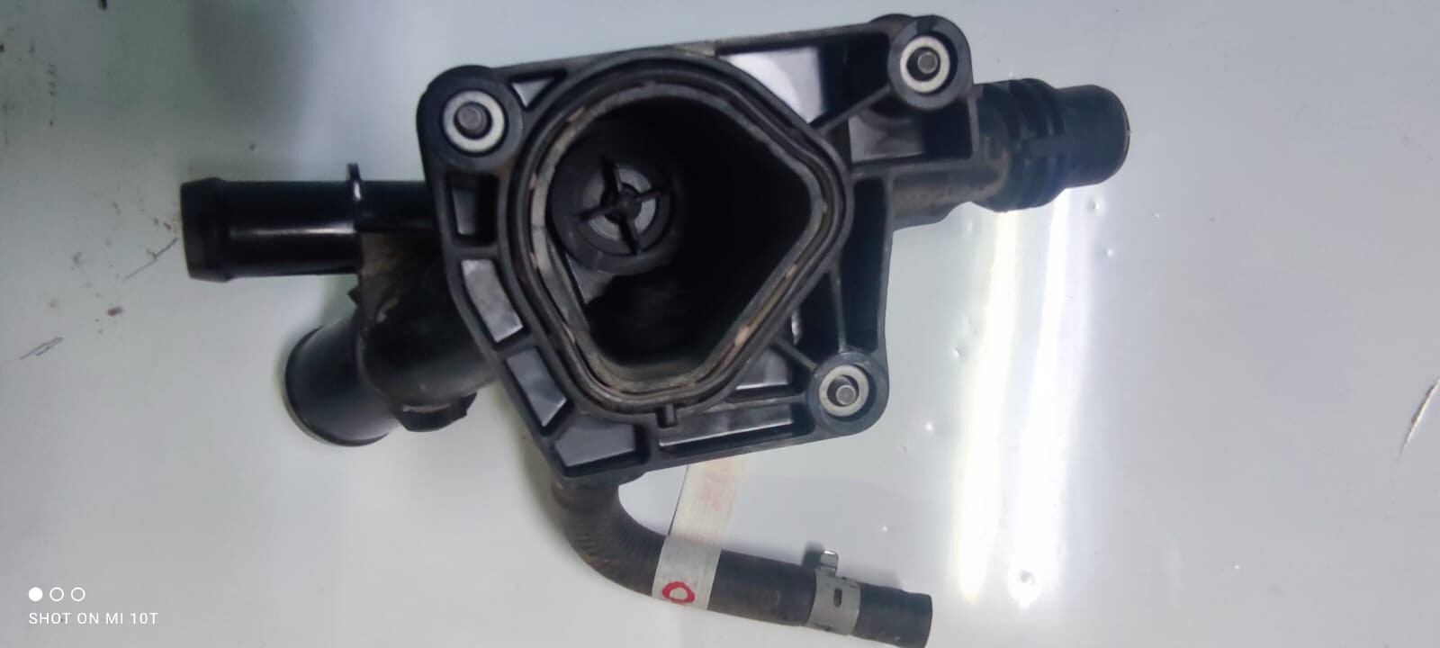 BASE TERMOSTATO Chevrolet onix turbo 2021