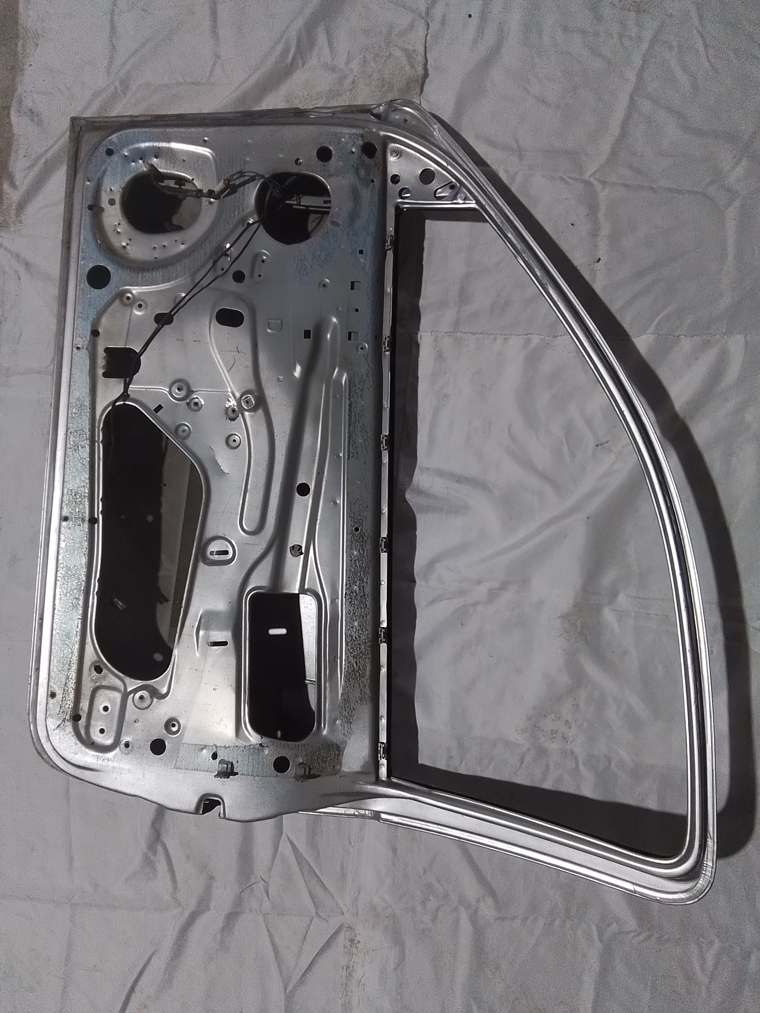 PUERTA DELANTERA DERECHA Chevrolet Corsa 2005