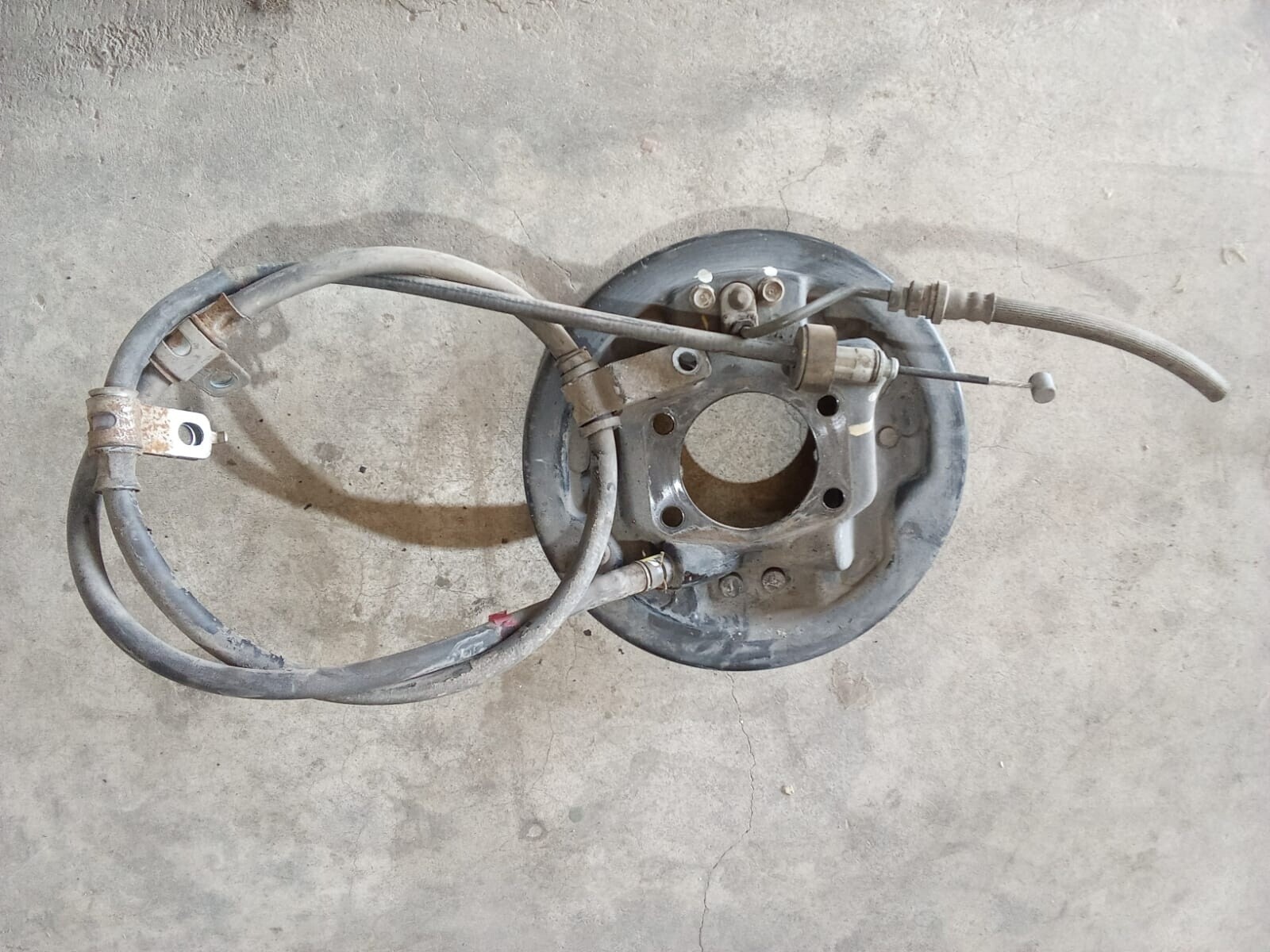 PLATO DE FRENO TRASERO IZQUIERDO Kia MORNING EX11 2011