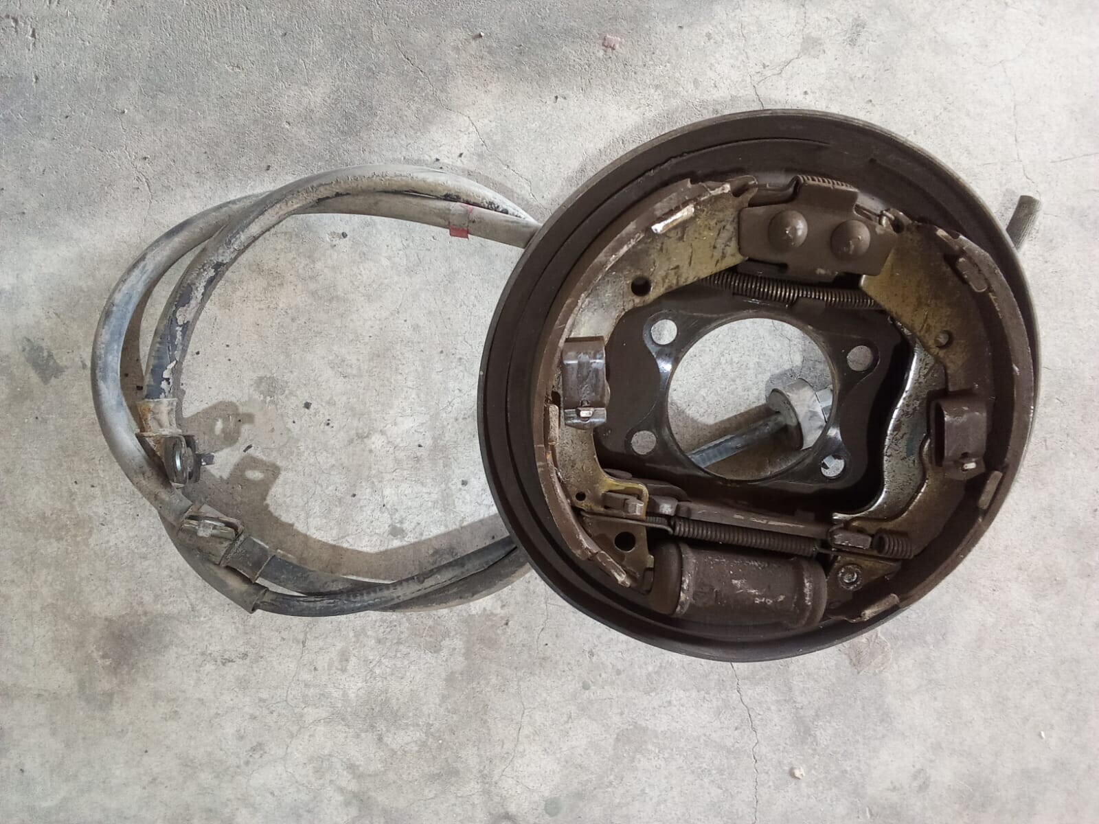 PLATO DE FRENO TRASERO IZQUIERDO Kia MORNING EX11 2011