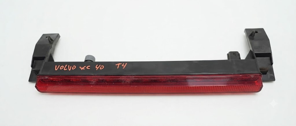 Luz de freno portalon Volvo XC40 T4 2020