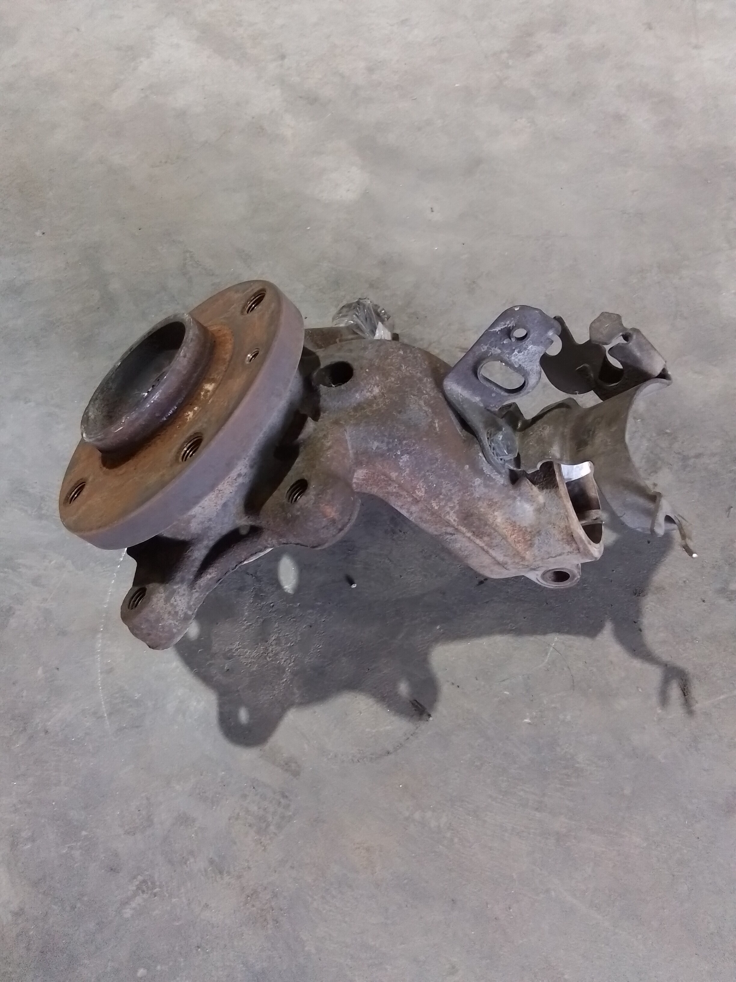 MAZA MUÑON DELANTERO DERECHO Citroen Xsara 2003