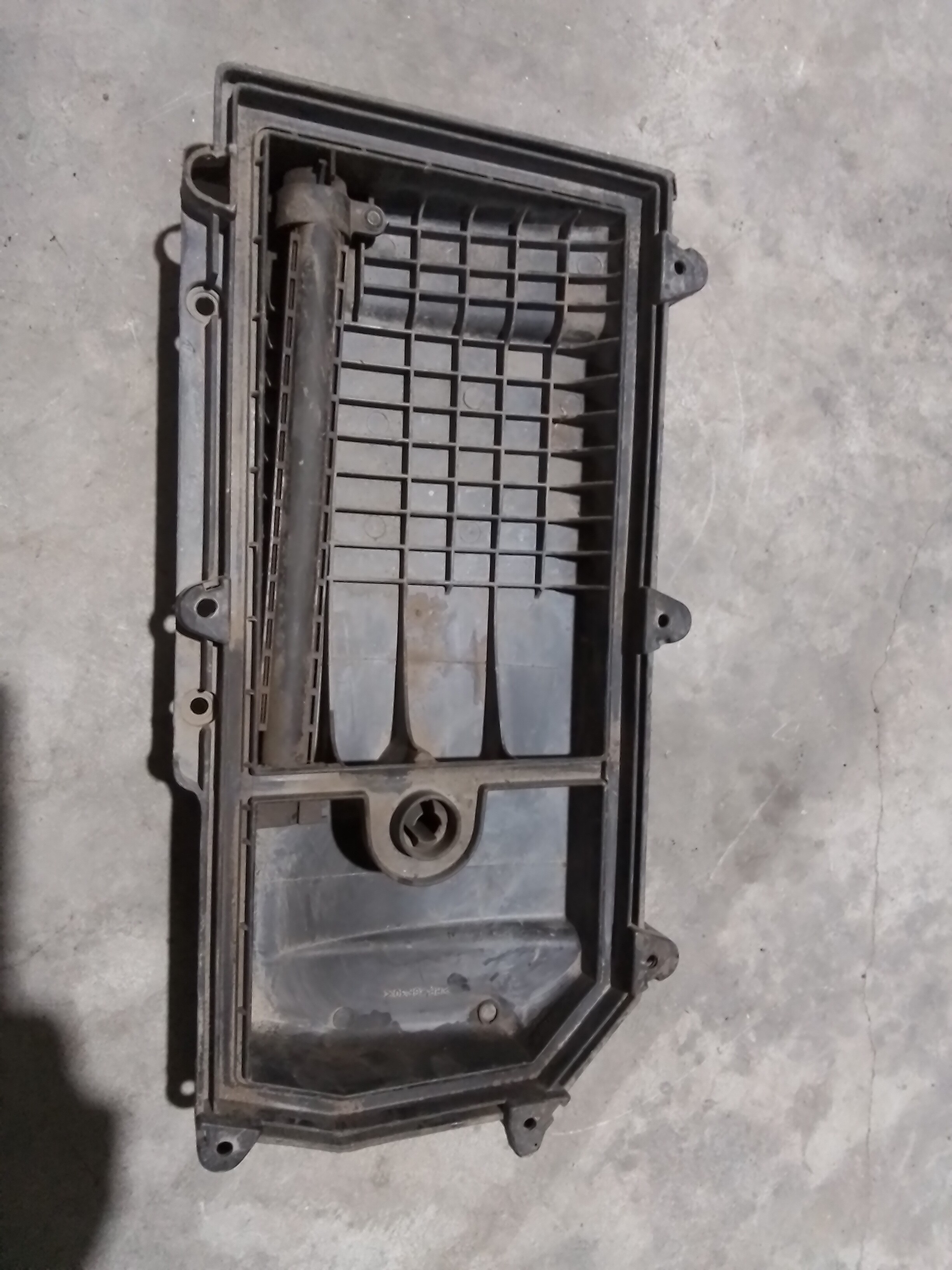 TAPA PORTA FILTRO DE AIRE Volkswagen Polo 2002