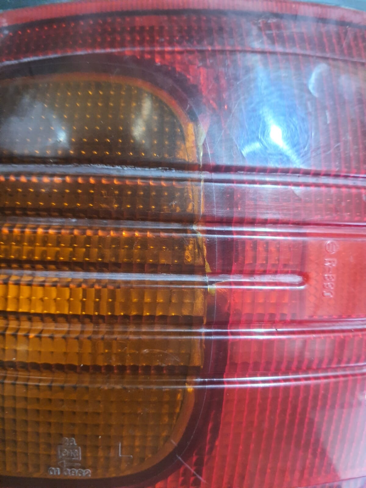 FOCO TRASERO IZQUIERDO Mazda 323 1993