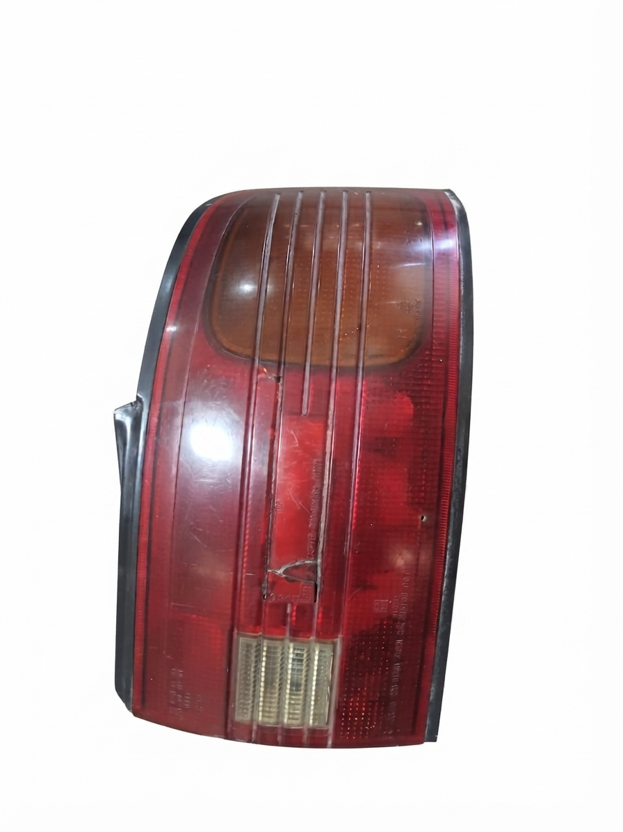 FOCO TRASERO DERECHO Mazda 323 1993
