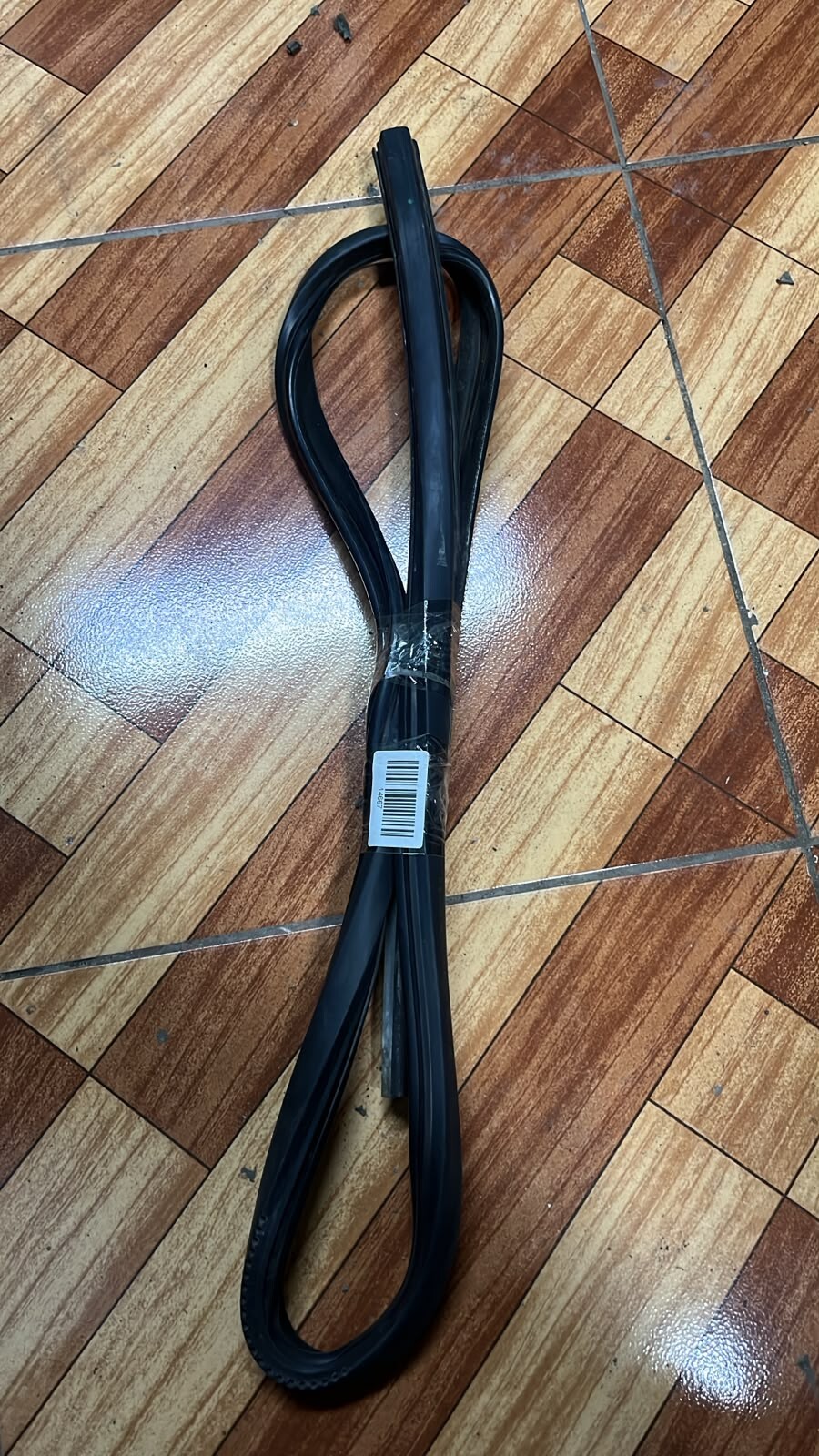 Moldura vidrio puerta trasera derecha Chevrolet Corsa 2001