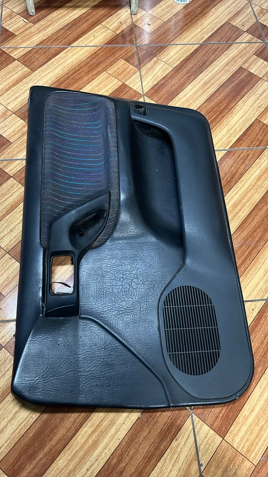 Tapiz puerta delantera derecho Mazda 323 1993