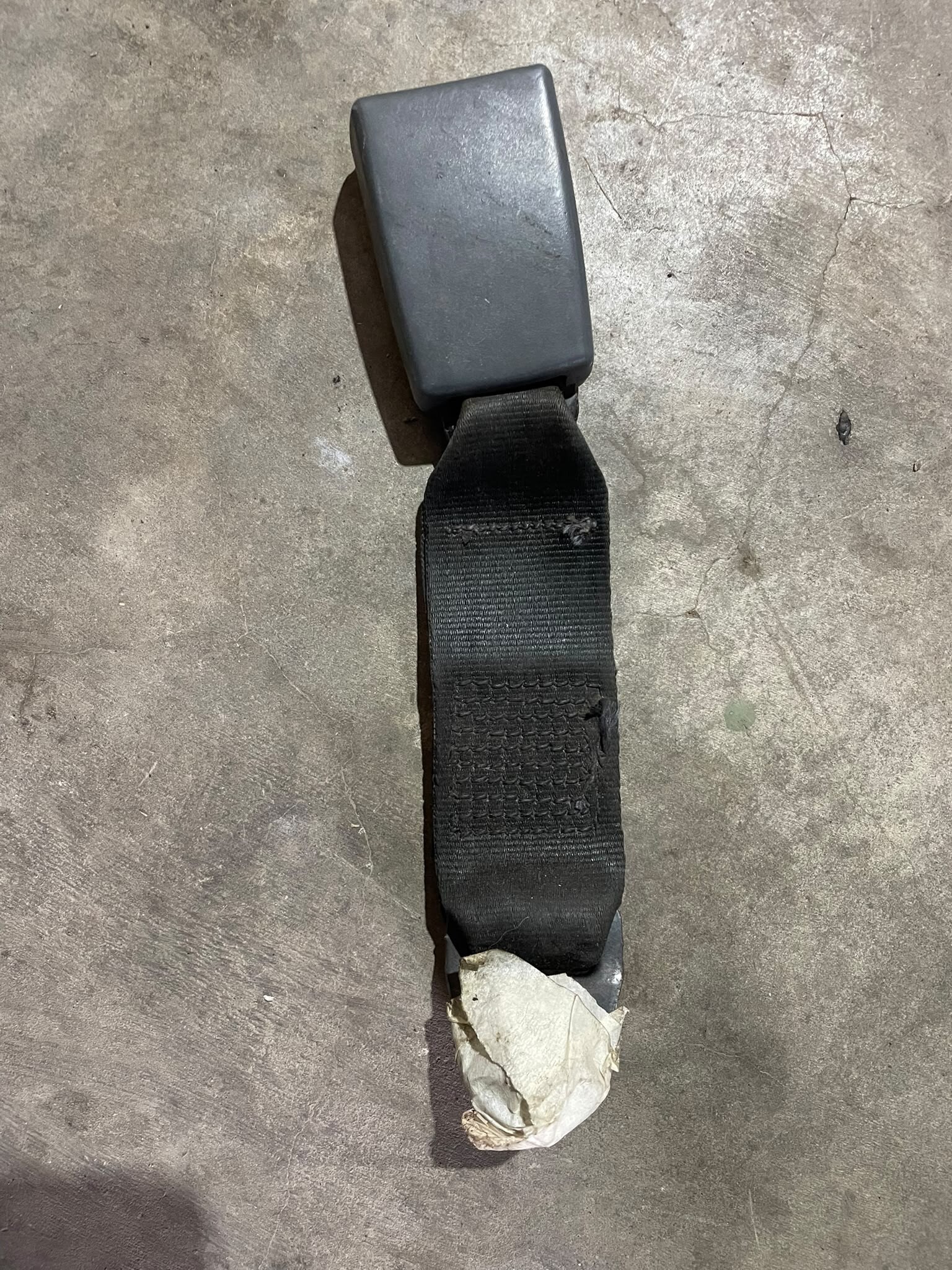 TRINQUETE CINTURON TRASERO Fiat PALIO EDX 13 2000