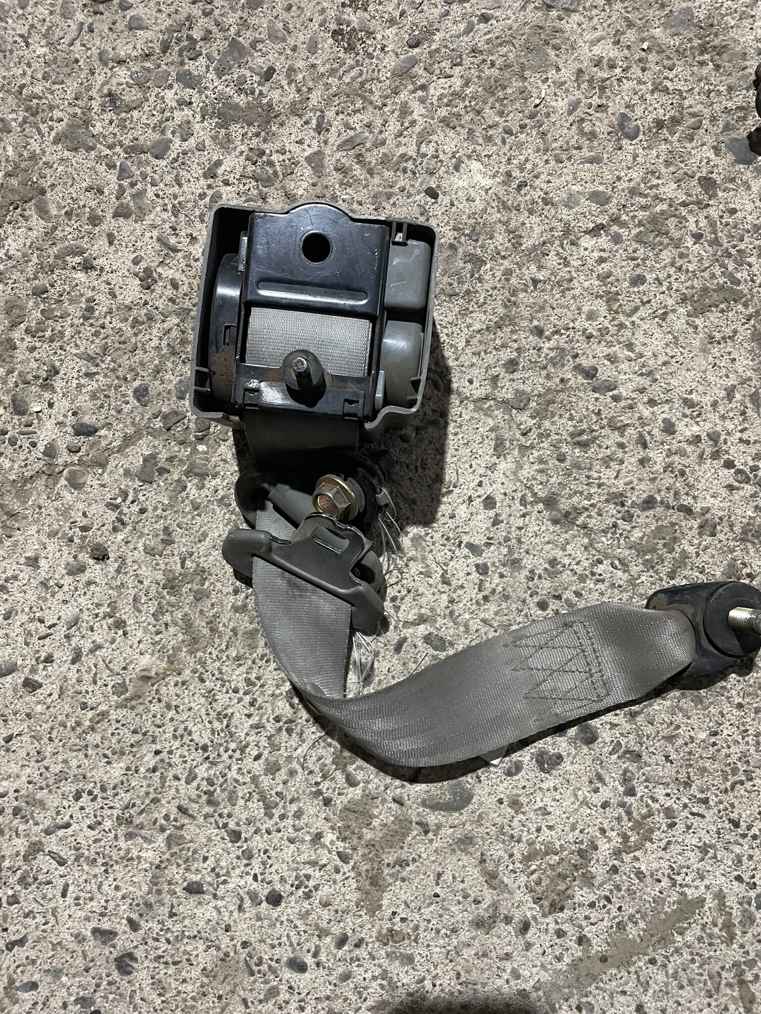 CINTURON TRASERO Kia Pride 1998