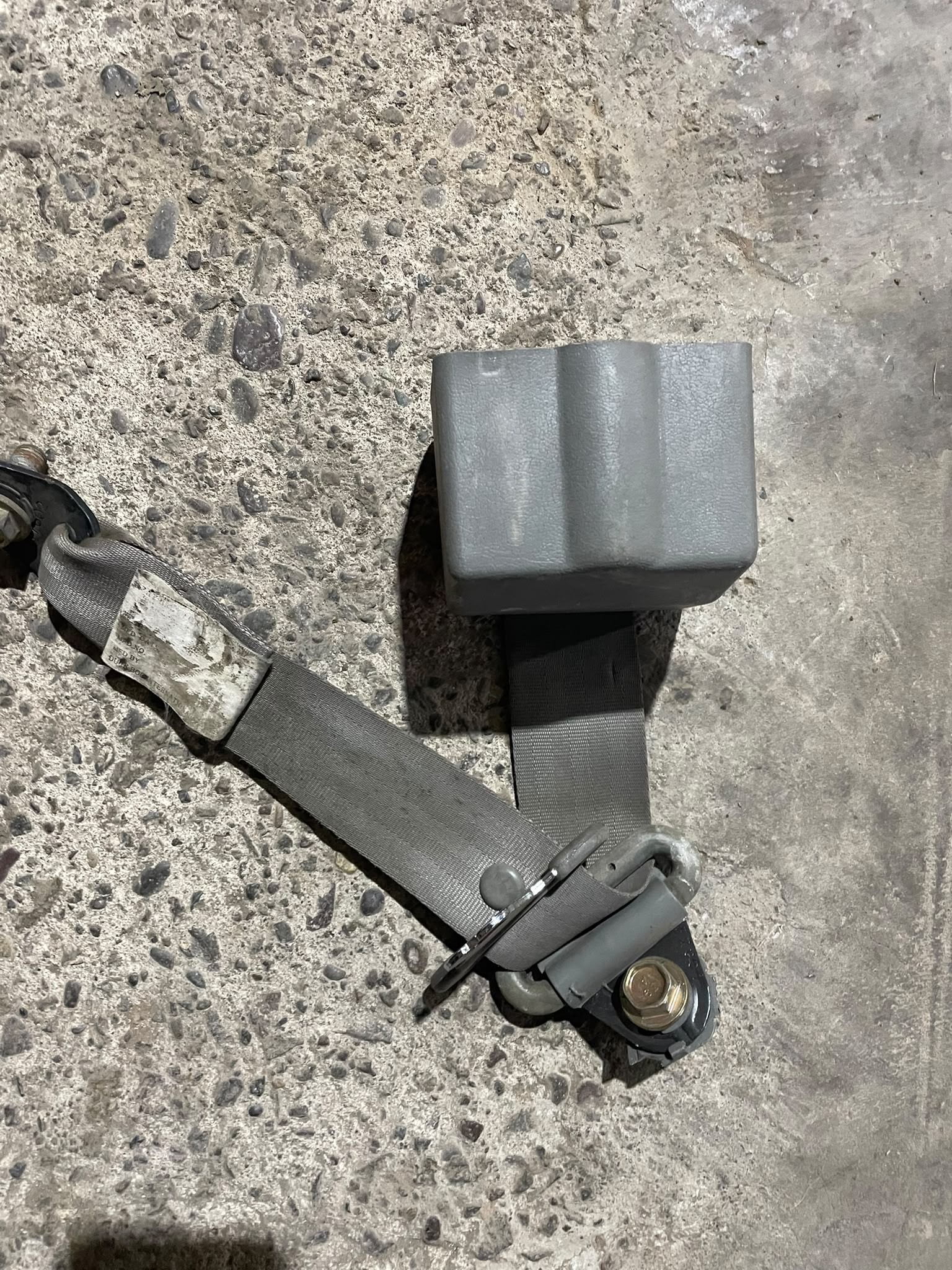 CINTURON TRASERO Kia Pride 1998