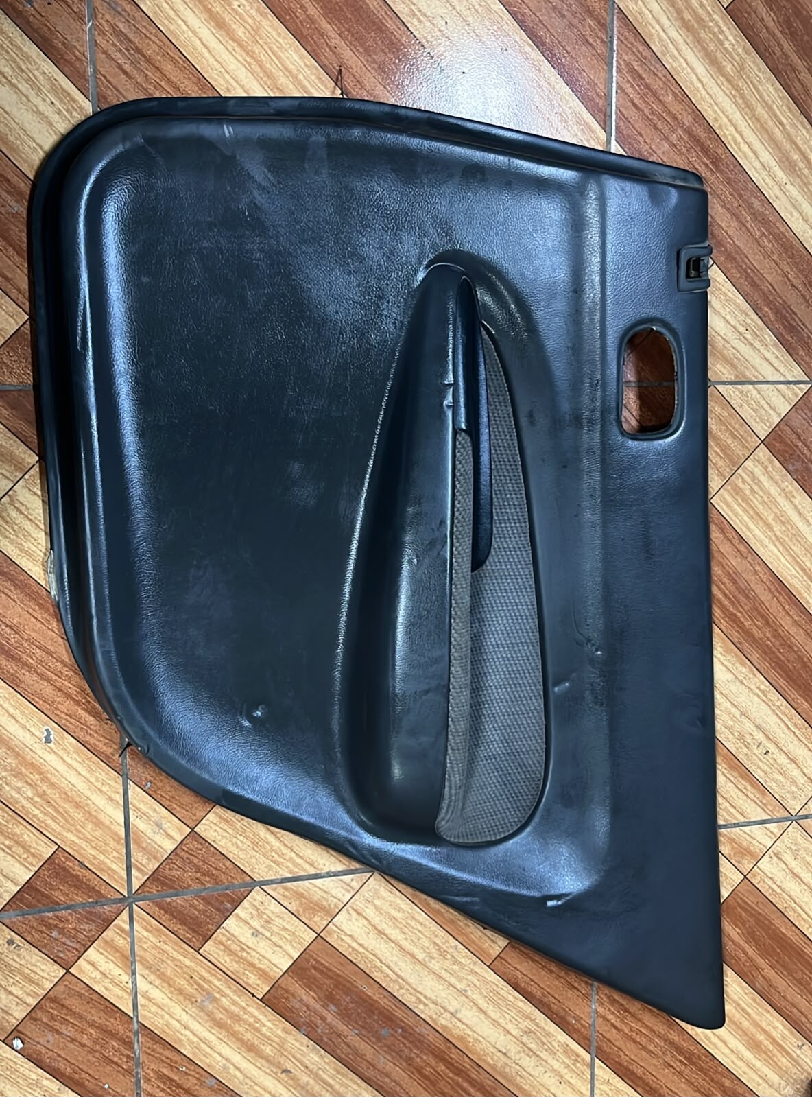 Tapiz trasero derecho Mazda ARTIS 1997