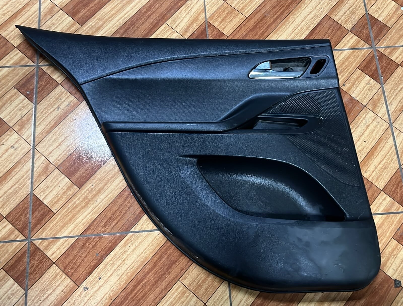Tapiz trasero derecho Chevrolet Sail 2021